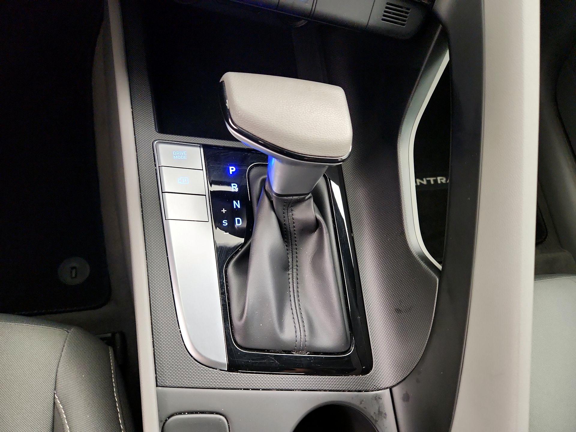 Thumbnail: 2023 Hyundai Elantra - 17