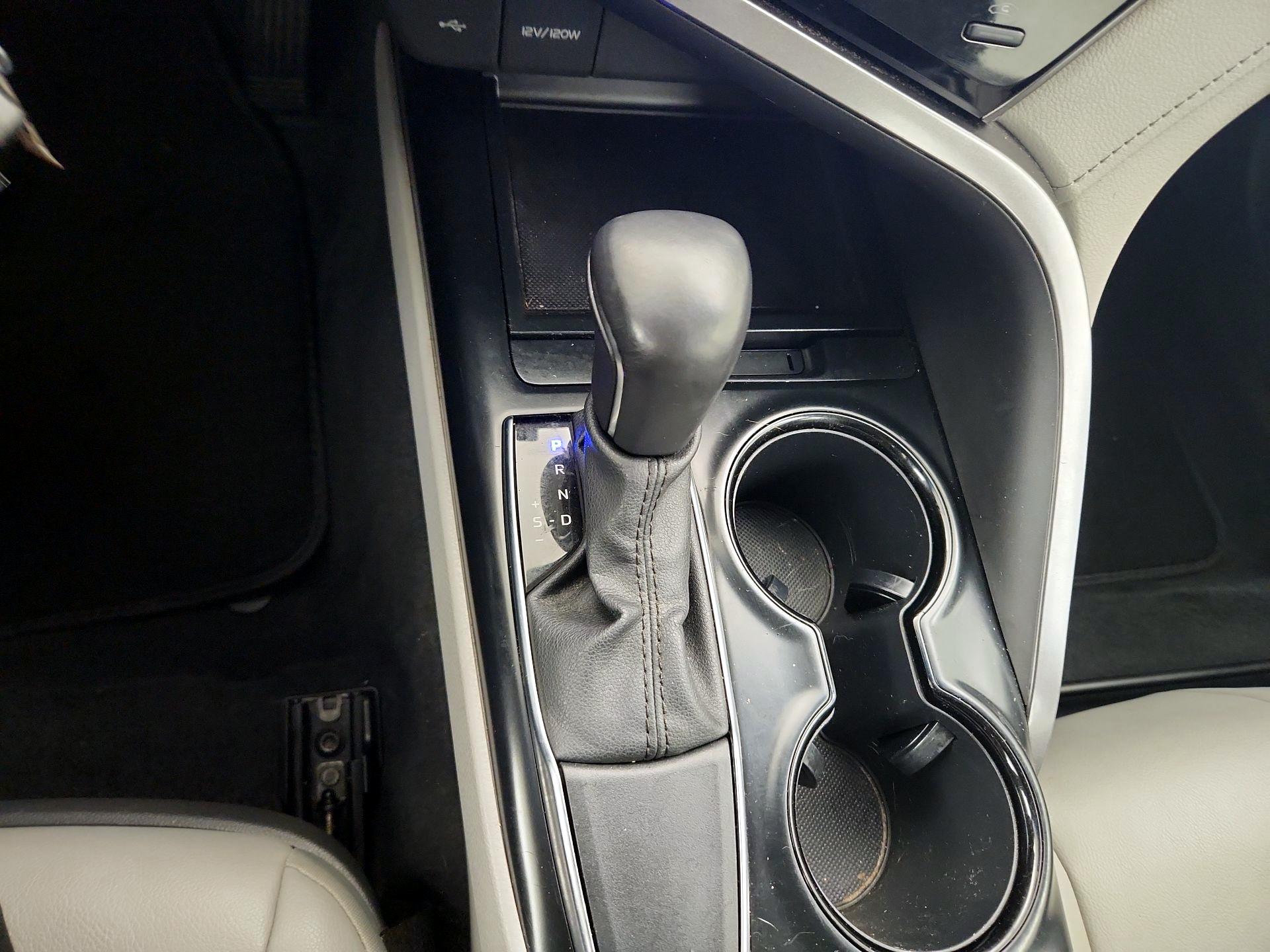 Thumbnail: 2020 Toyota Camry - 17