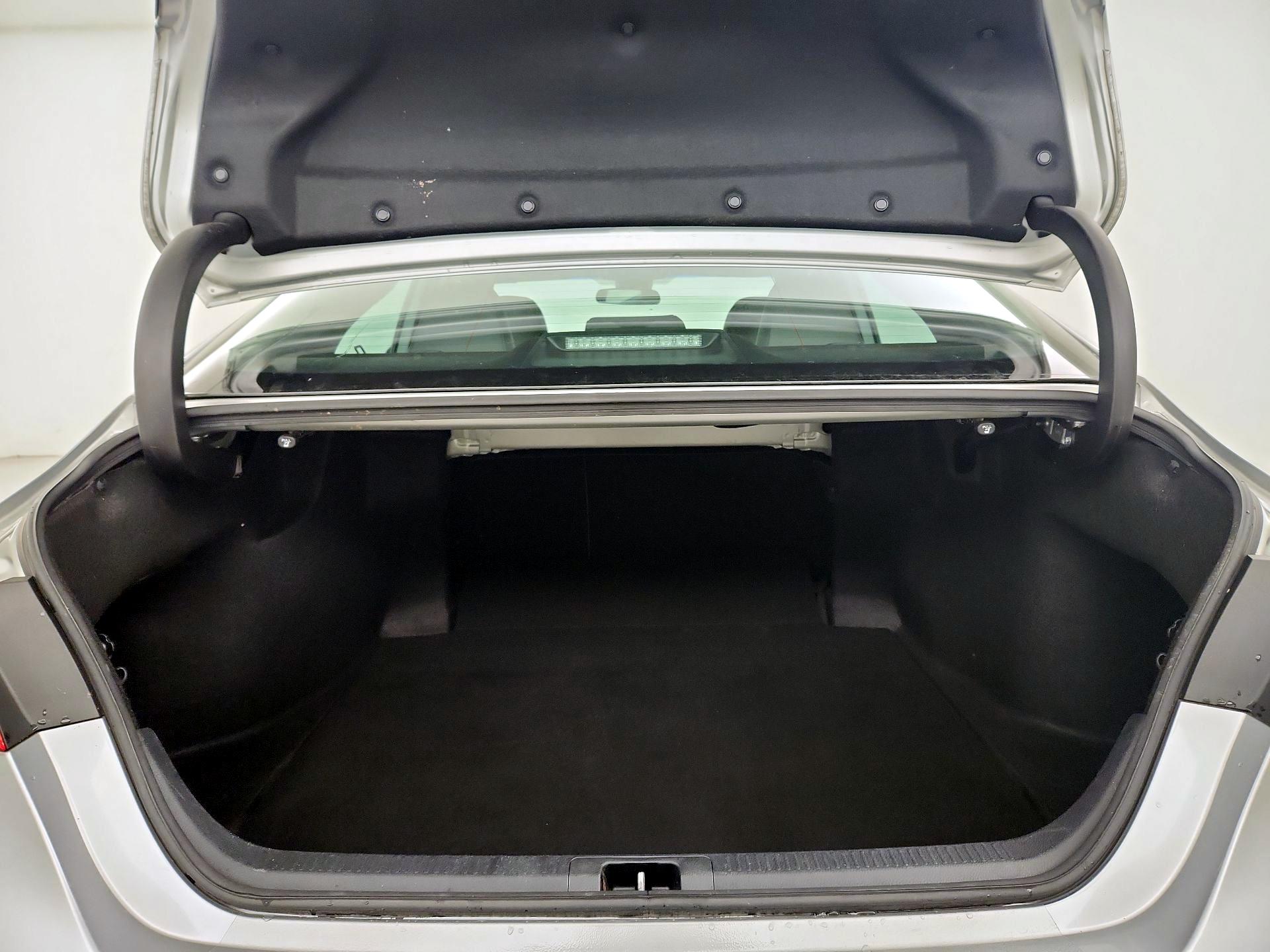 Thumbnail: 2020 Toyota Camry - 20