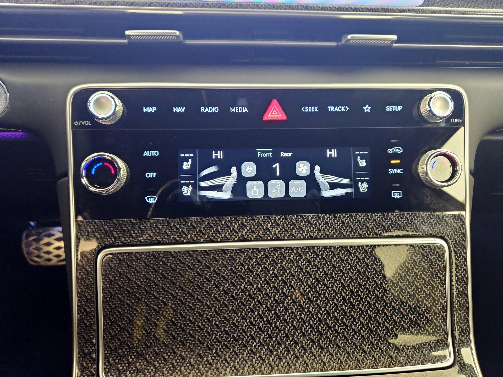 Thumbnail: 2025 Genesis GV80 - 17