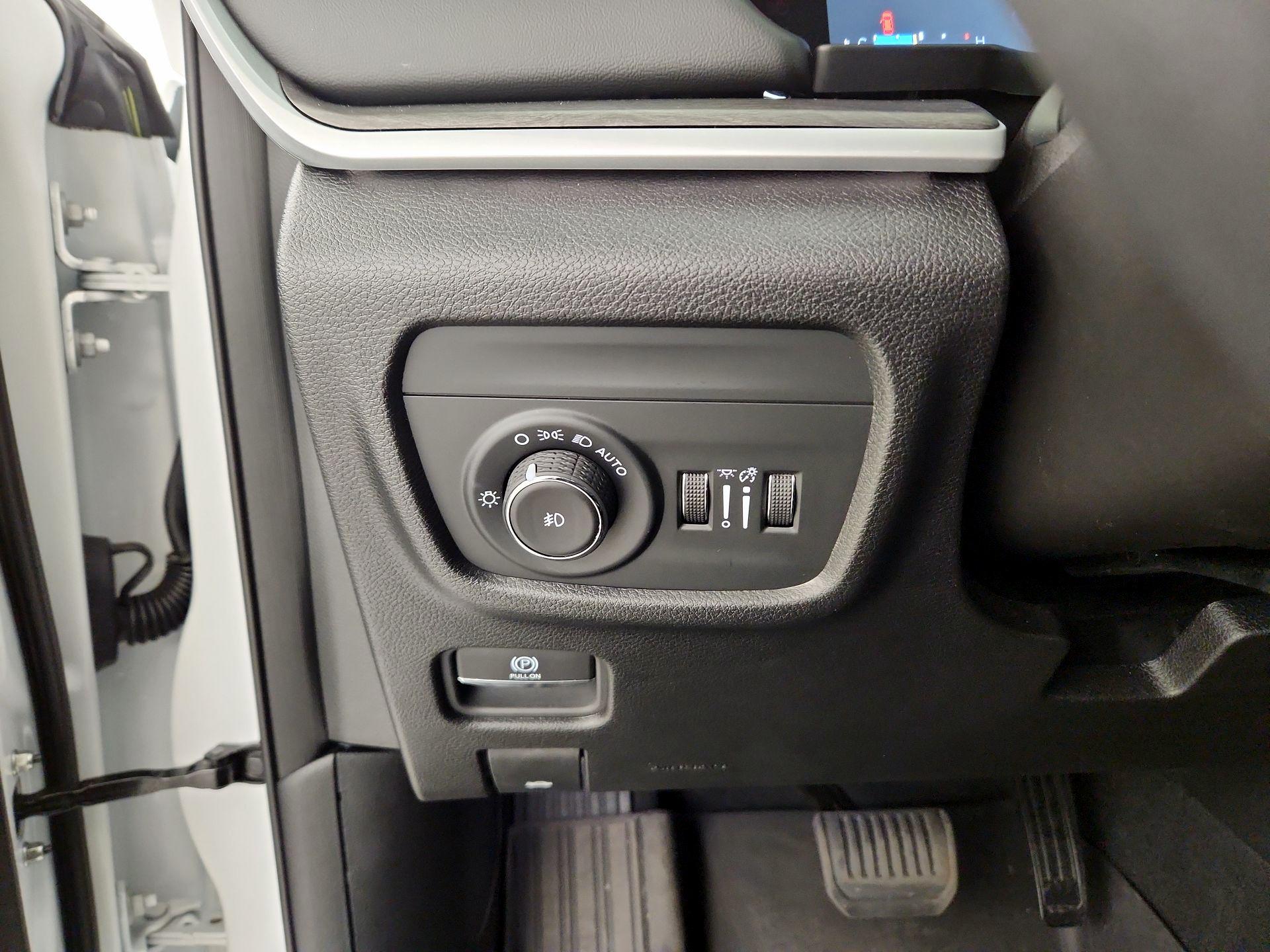 Thumbnail: 2024 Jeep Grand Cherokee - 13