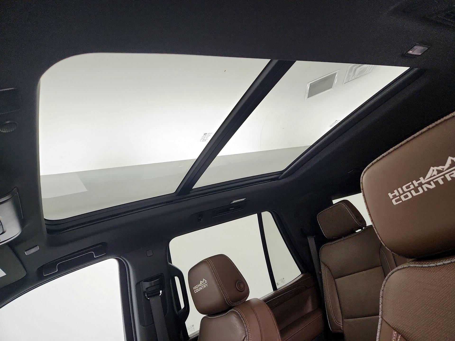 Thumbnail: 2022 Chevrolet Tahoe - 19