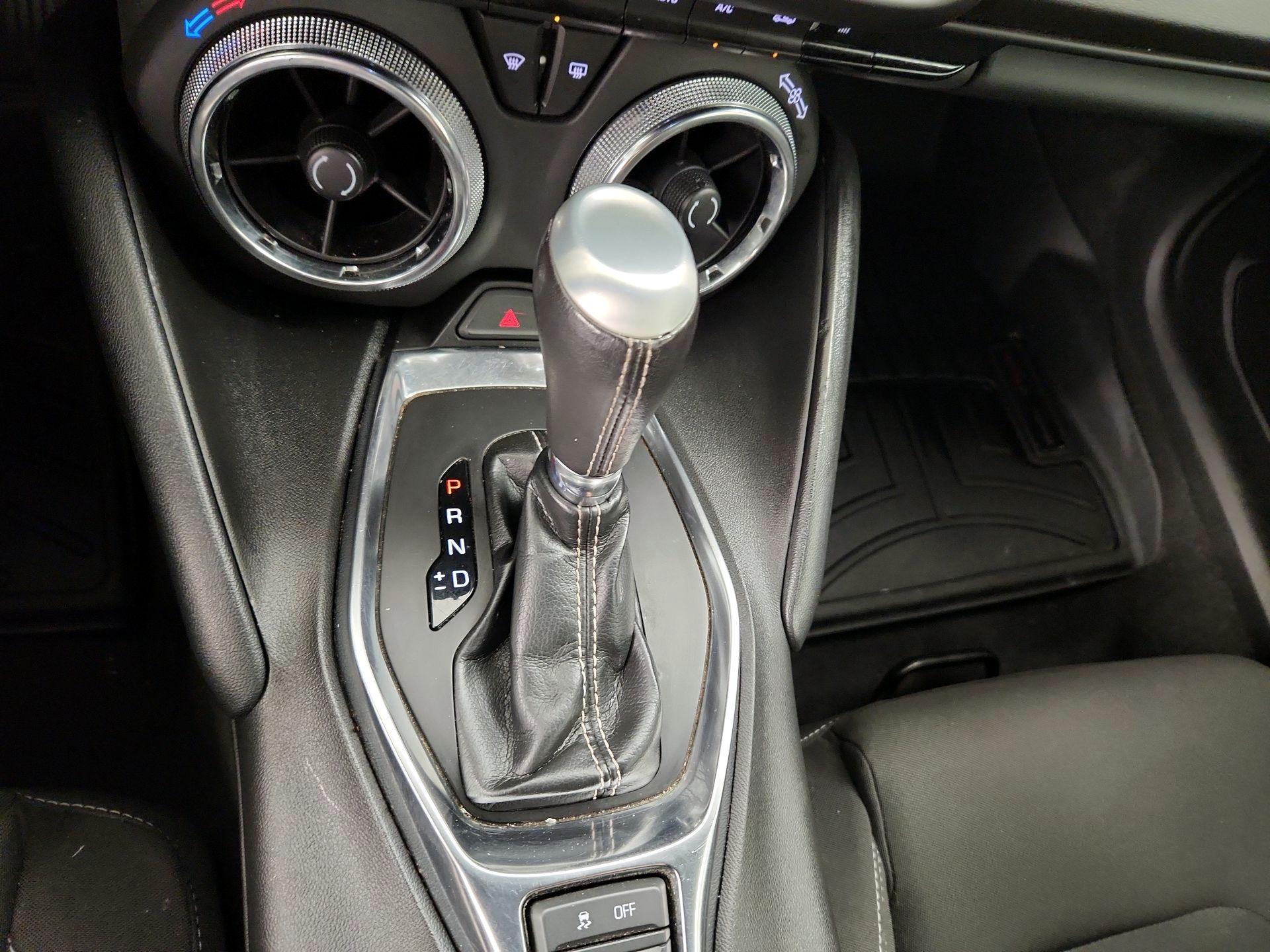 Thumbnail: 2020 Chevrolet Camaro - 17