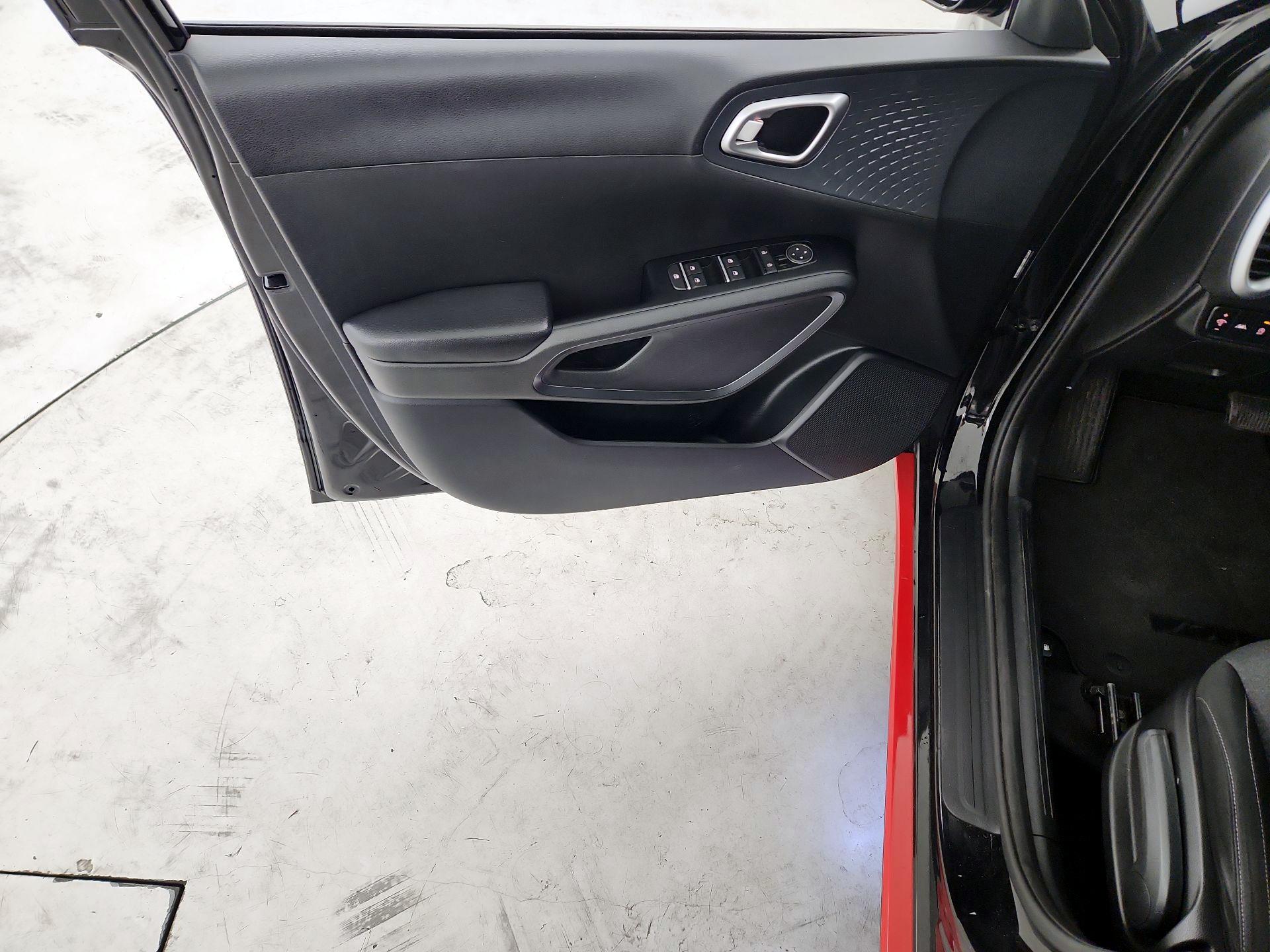 Thumbnail: 2020 Kia Soul - 12
