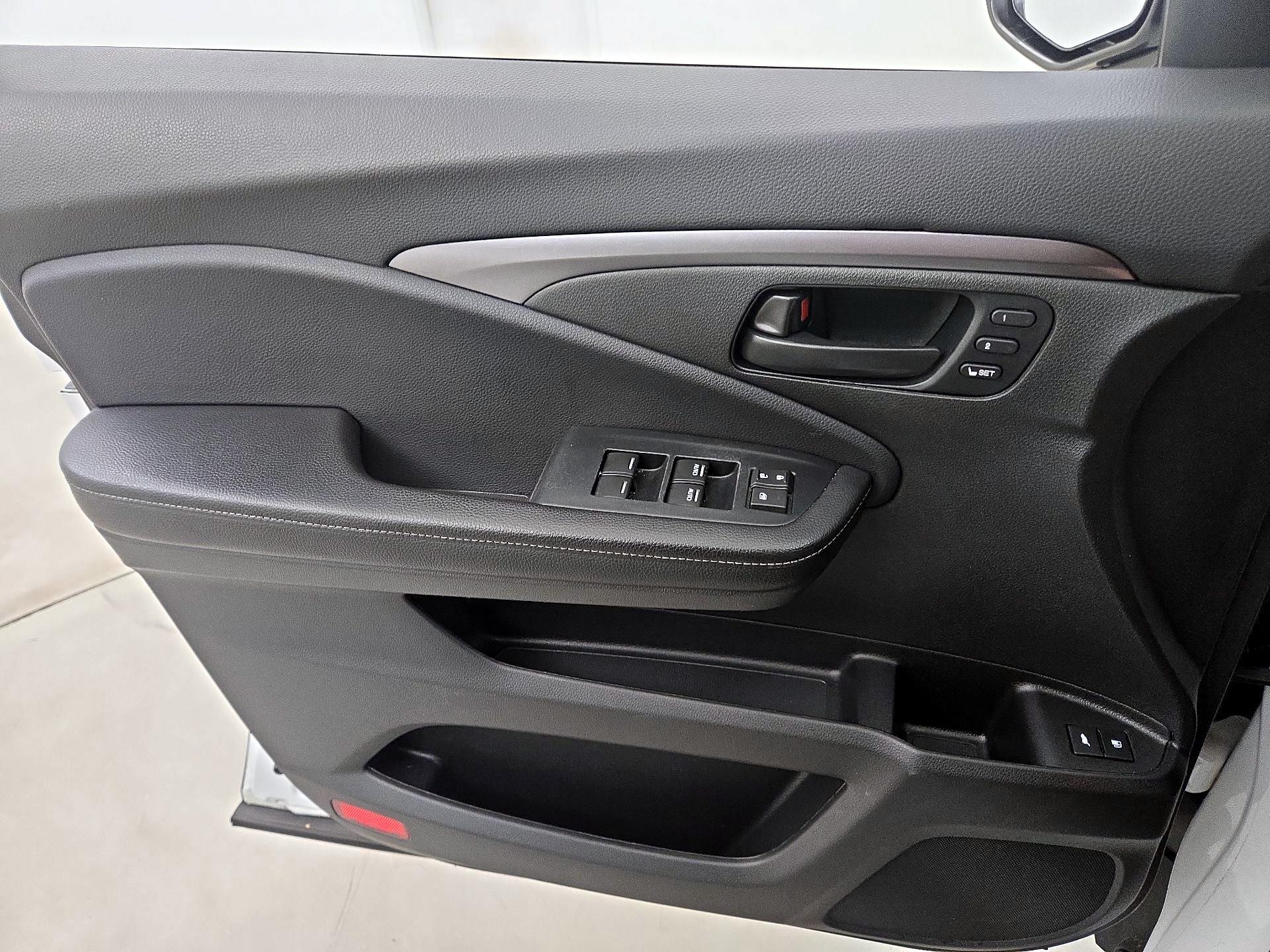 Thumbnail: 2022 Honda Passport - 12