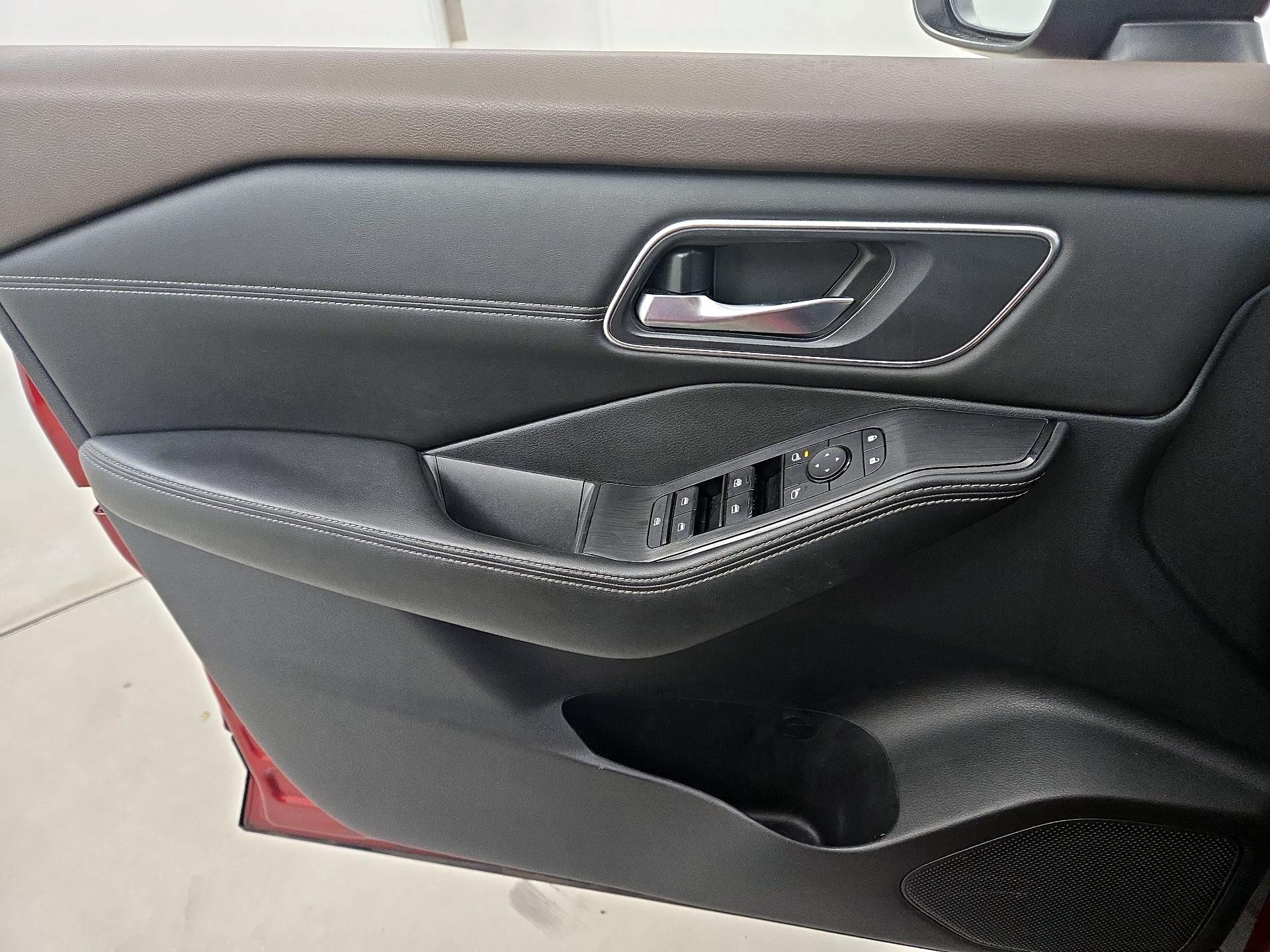 Thumbnail: 2021 Nissan Rogue - 12