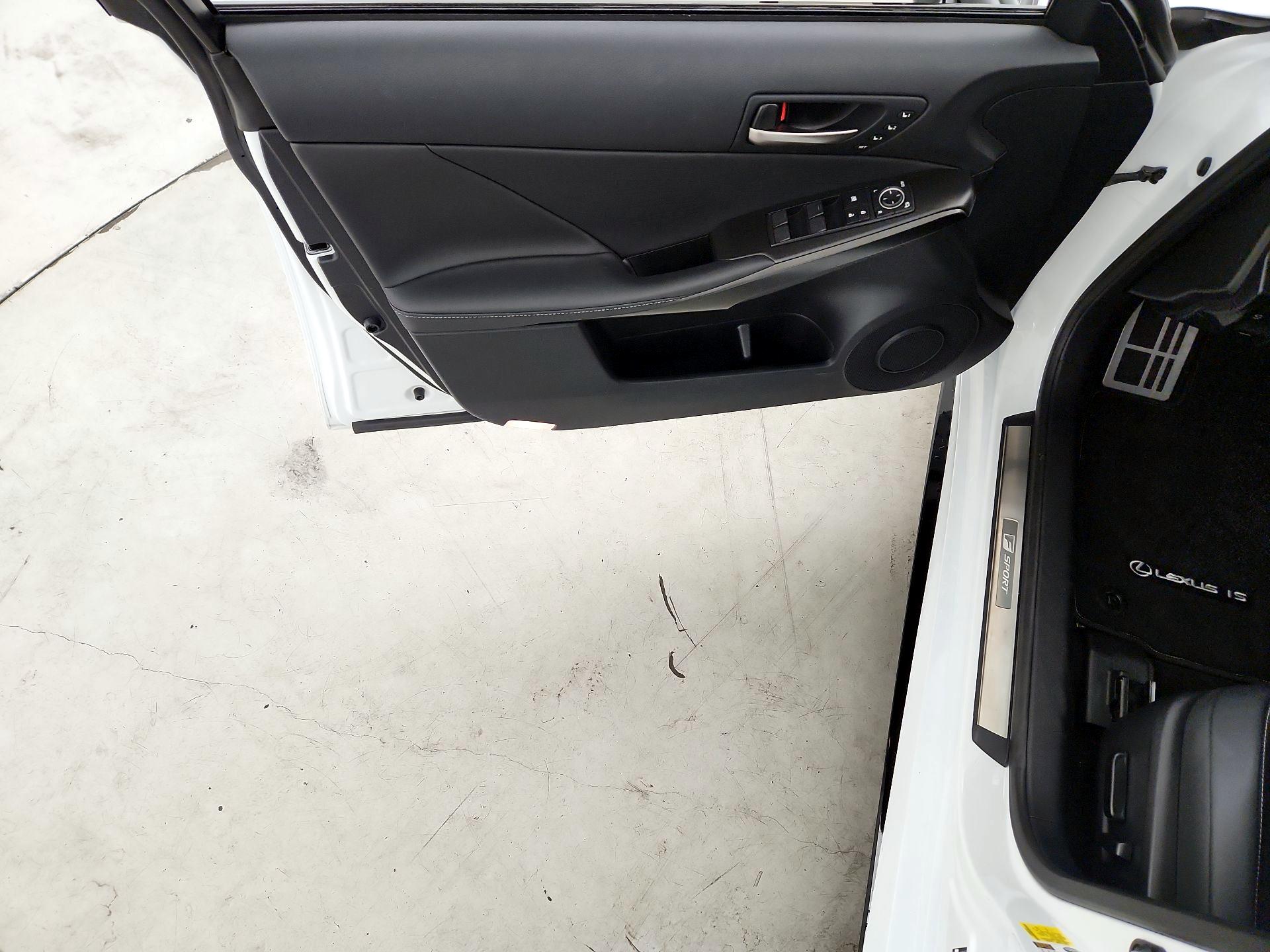 Thumbnail: 2025 Lexus IS - 12