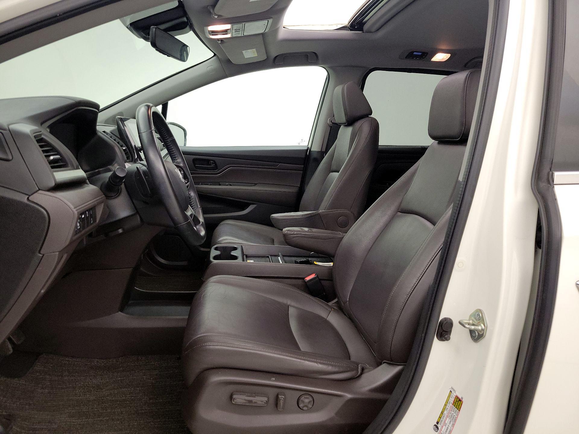 Thumbnail: 2019 Honda Odyssey - 11