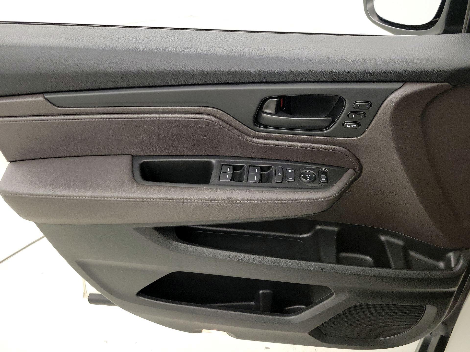 Thumbnail: 2019 Honda Odyssey - 12