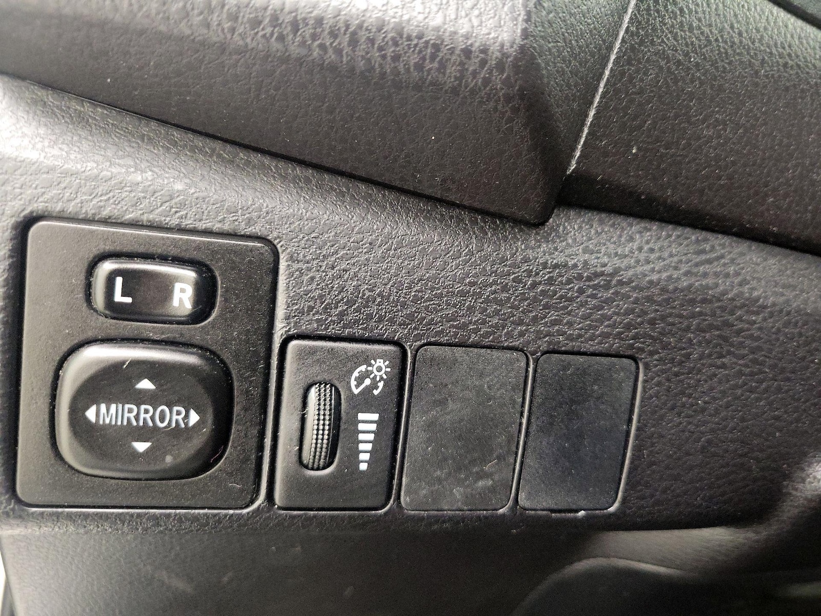 2016 Toyota Corolla L - Photo 14