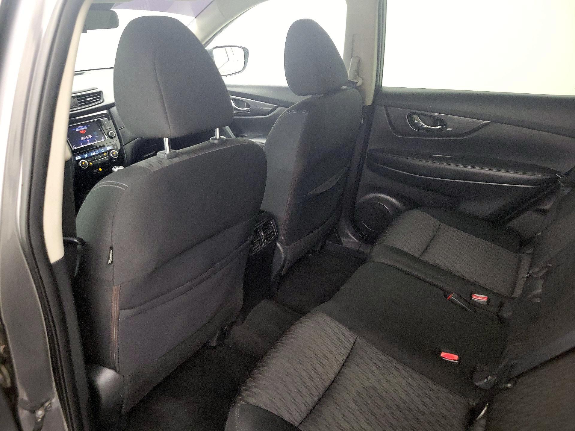 Thumbnail: 2019 Nissan Rogue - 19