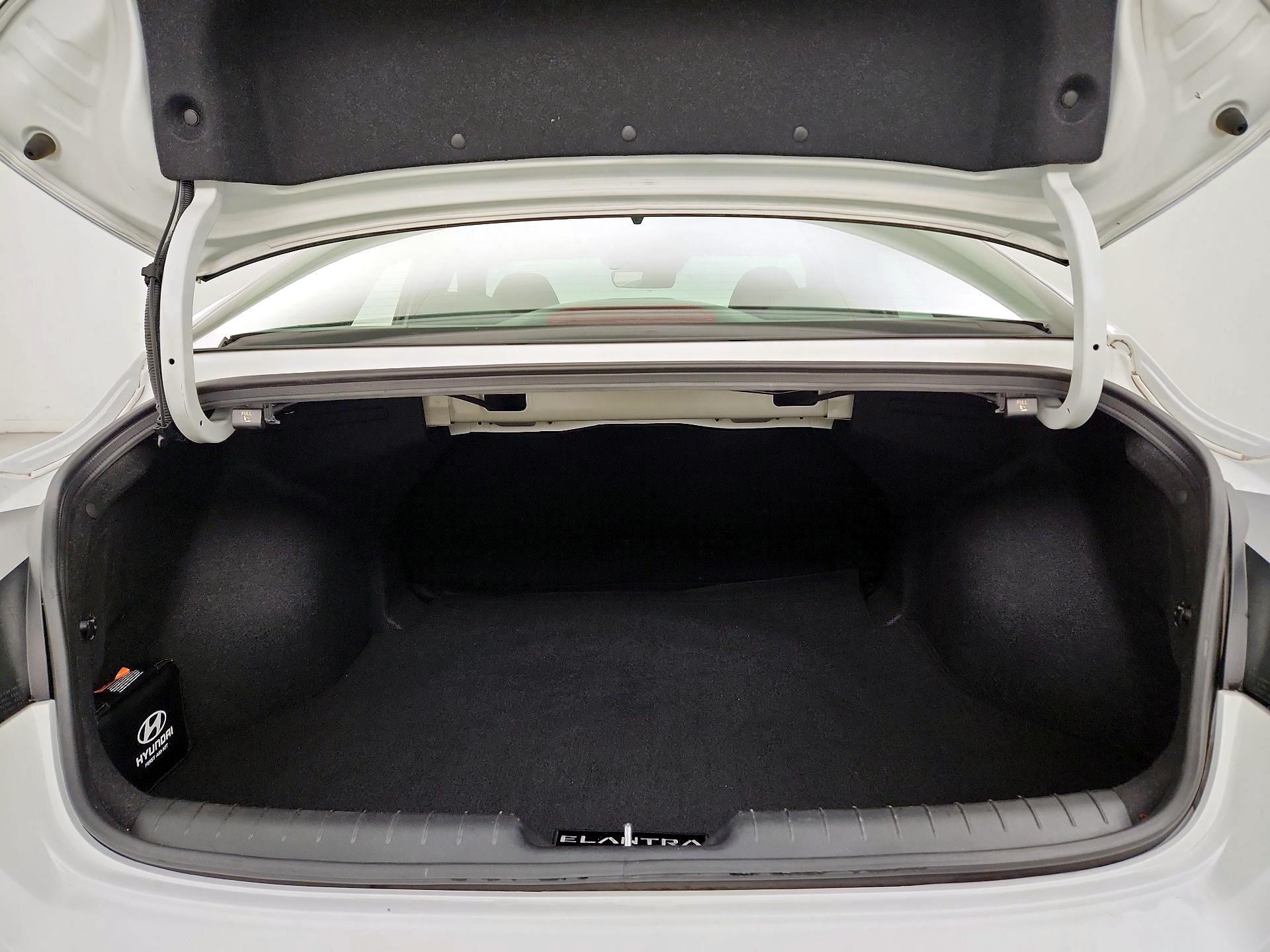 Thumbnail: 2024 Hyundai Elantra - 20