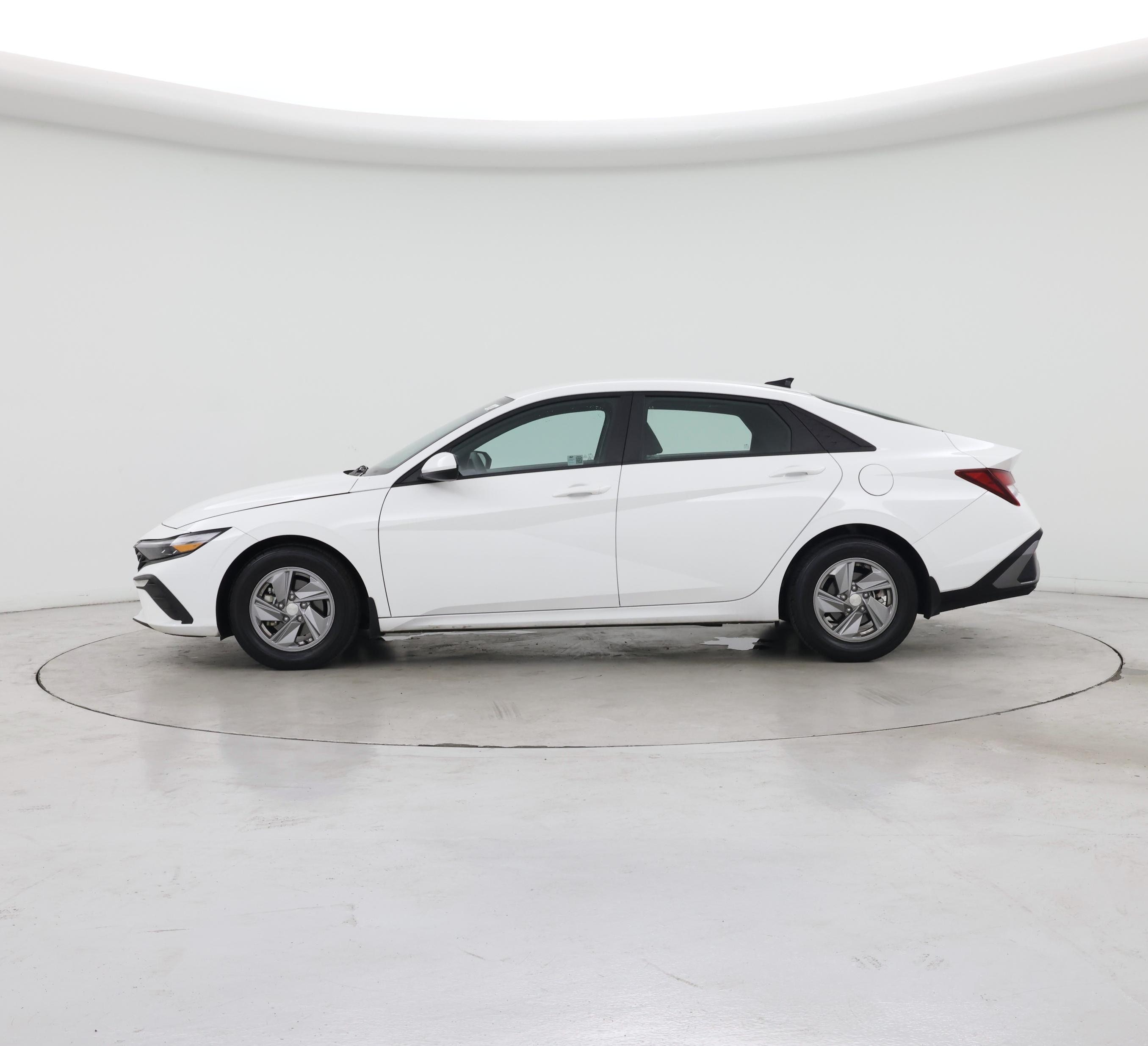 Thumbnail: 2024 Hyundai Elantra - 3