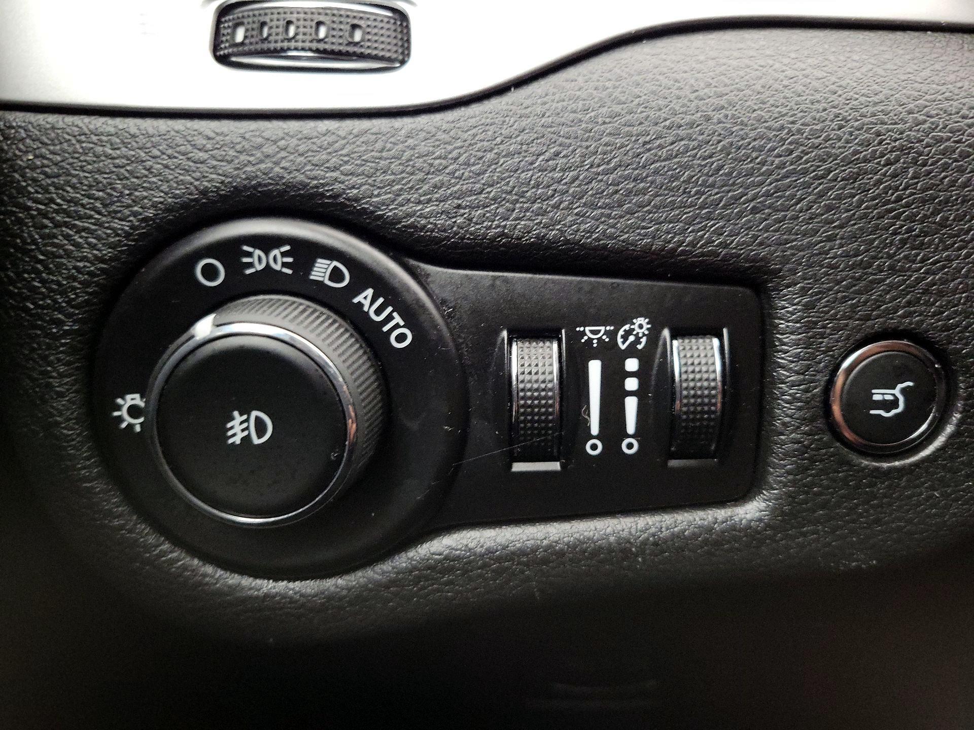 Thumbnail: 2014 Jeep Cherokee - 13