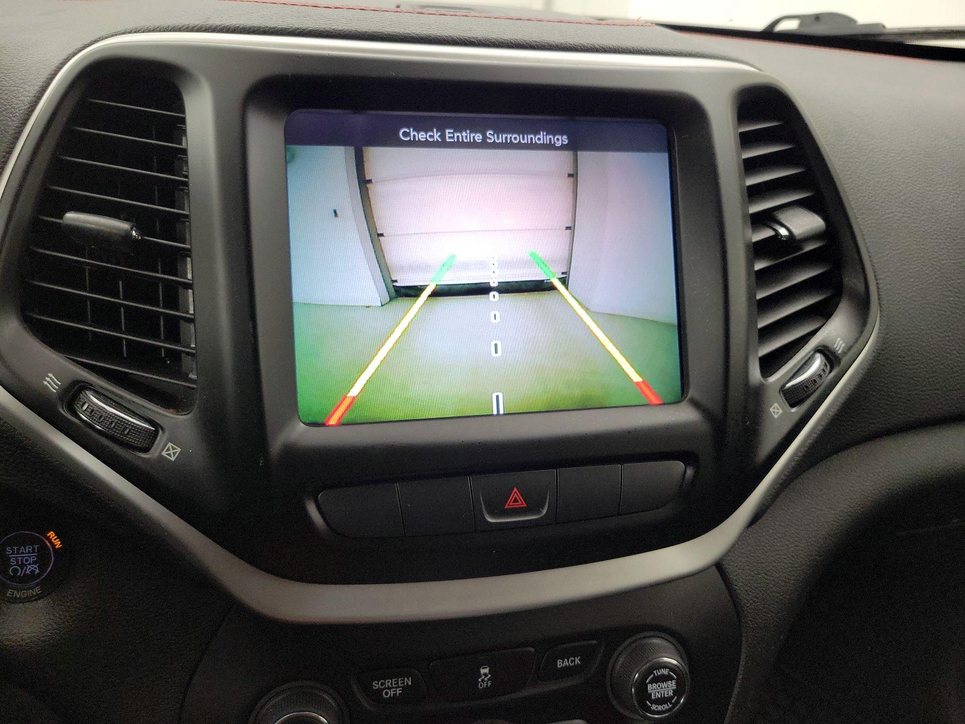 Thumbnail: 2014 Jeep Cherokee - 15