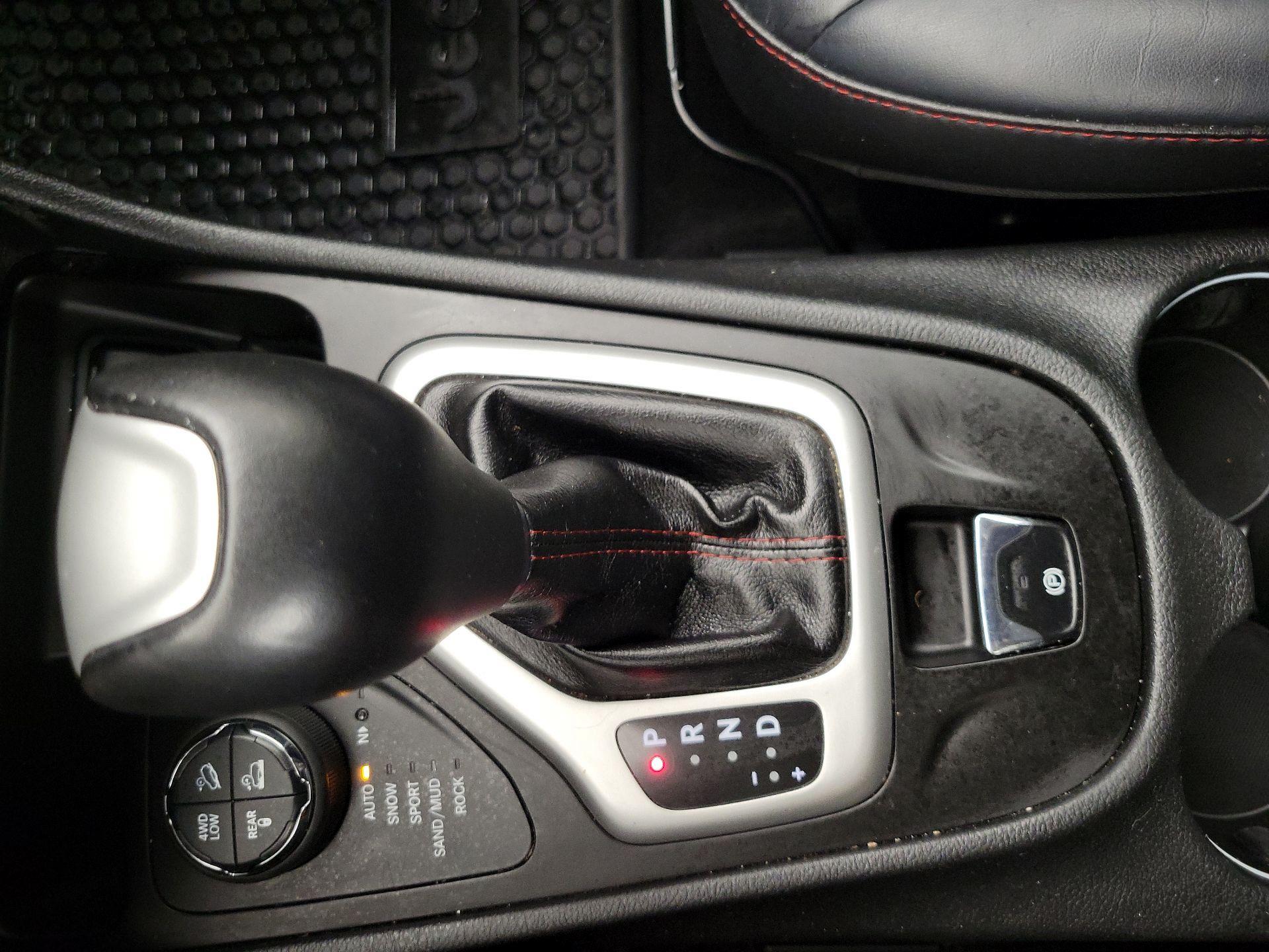 Thumbnail: 2014 Jeep Cherokee - 18