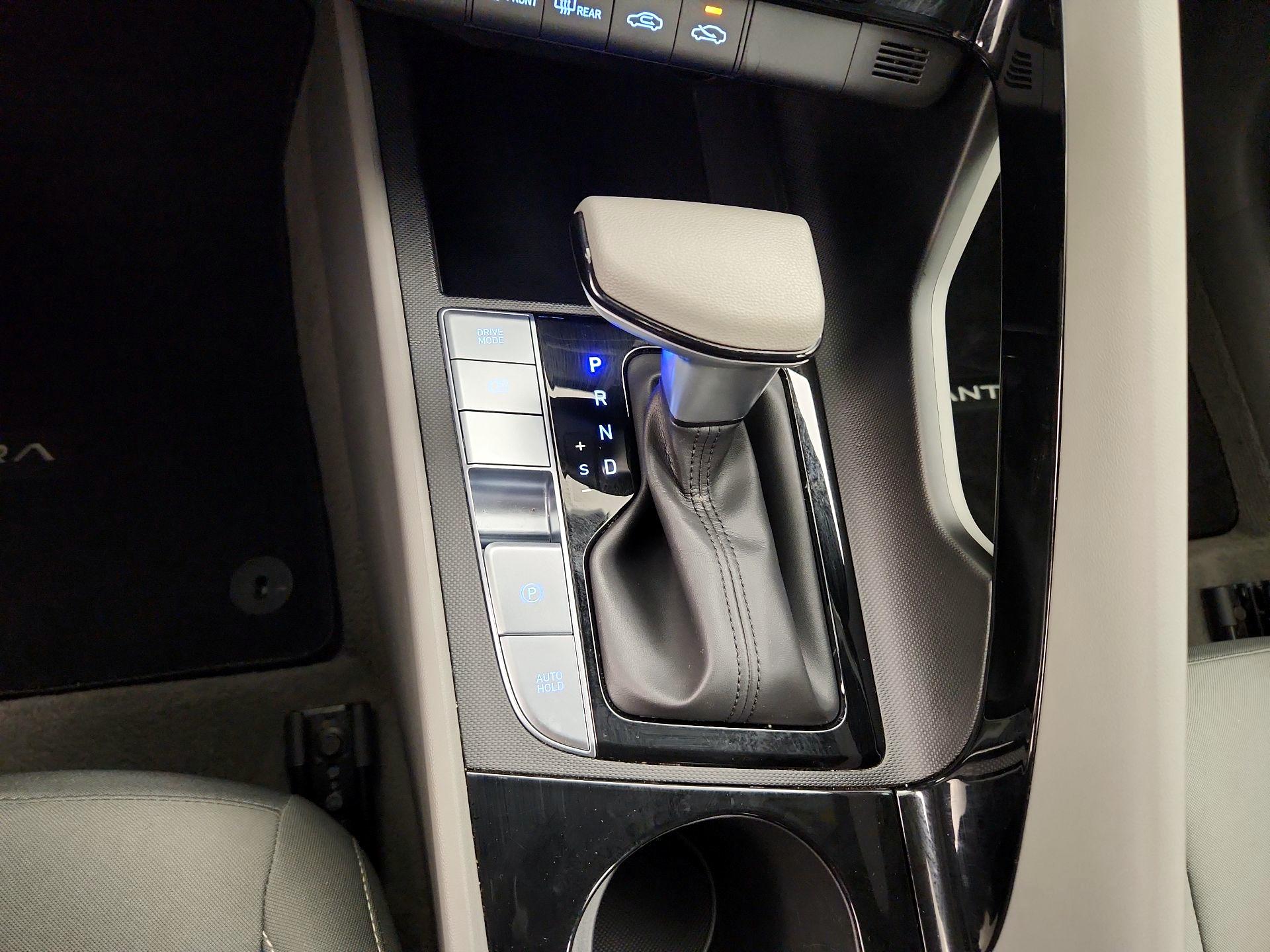 Thumbnail: 2025 Hyundai Elantra - 17
