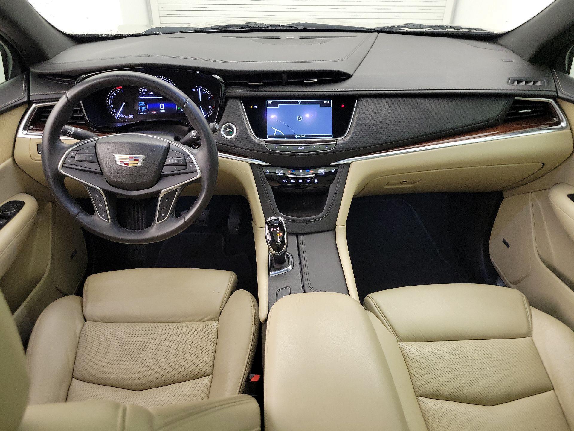 Thumbnail: 2017 Cadillac XT5 - 9