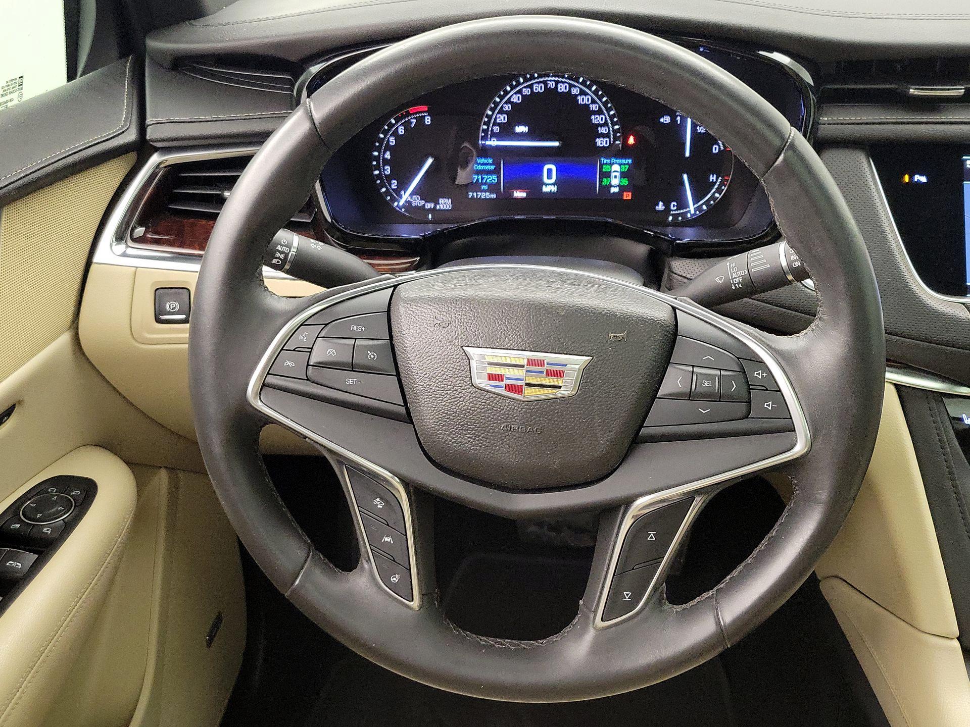 Thumbnail: 2017 Cadillac XT5 - 10