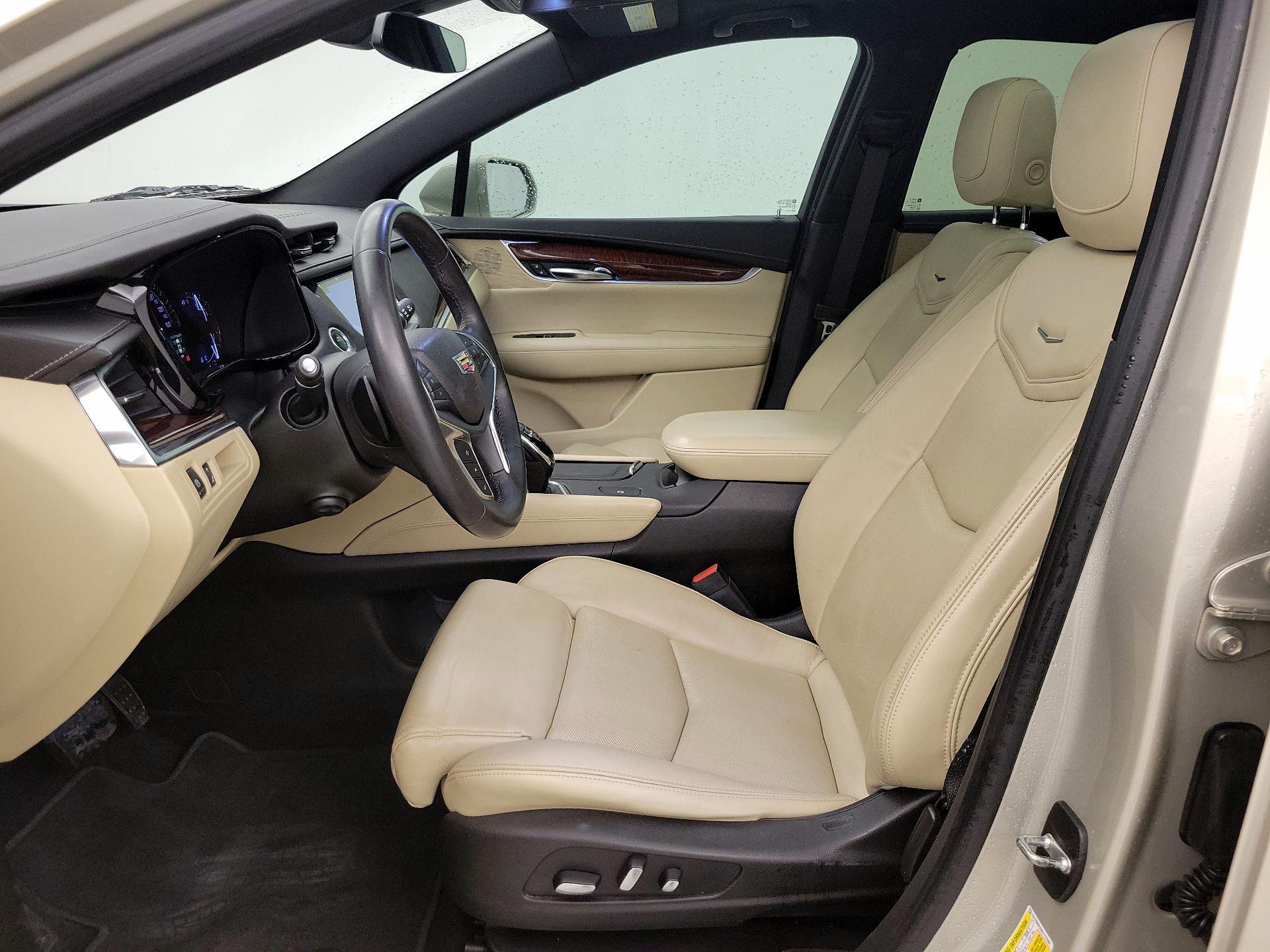 Thumbnail: 2017 Cadillac XT5 - 11