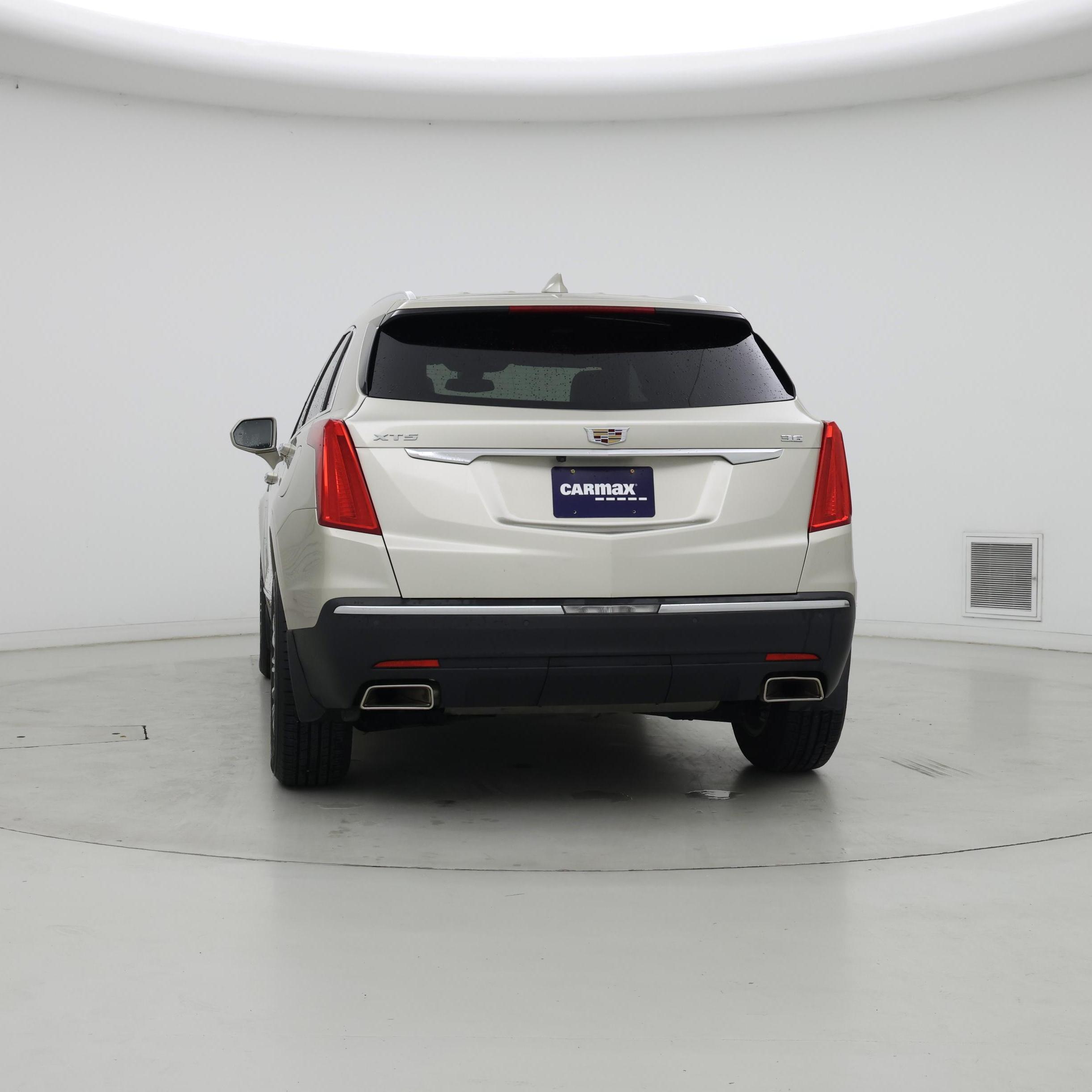 Thumbnail: 2017 Cadillac XT5 - 6
