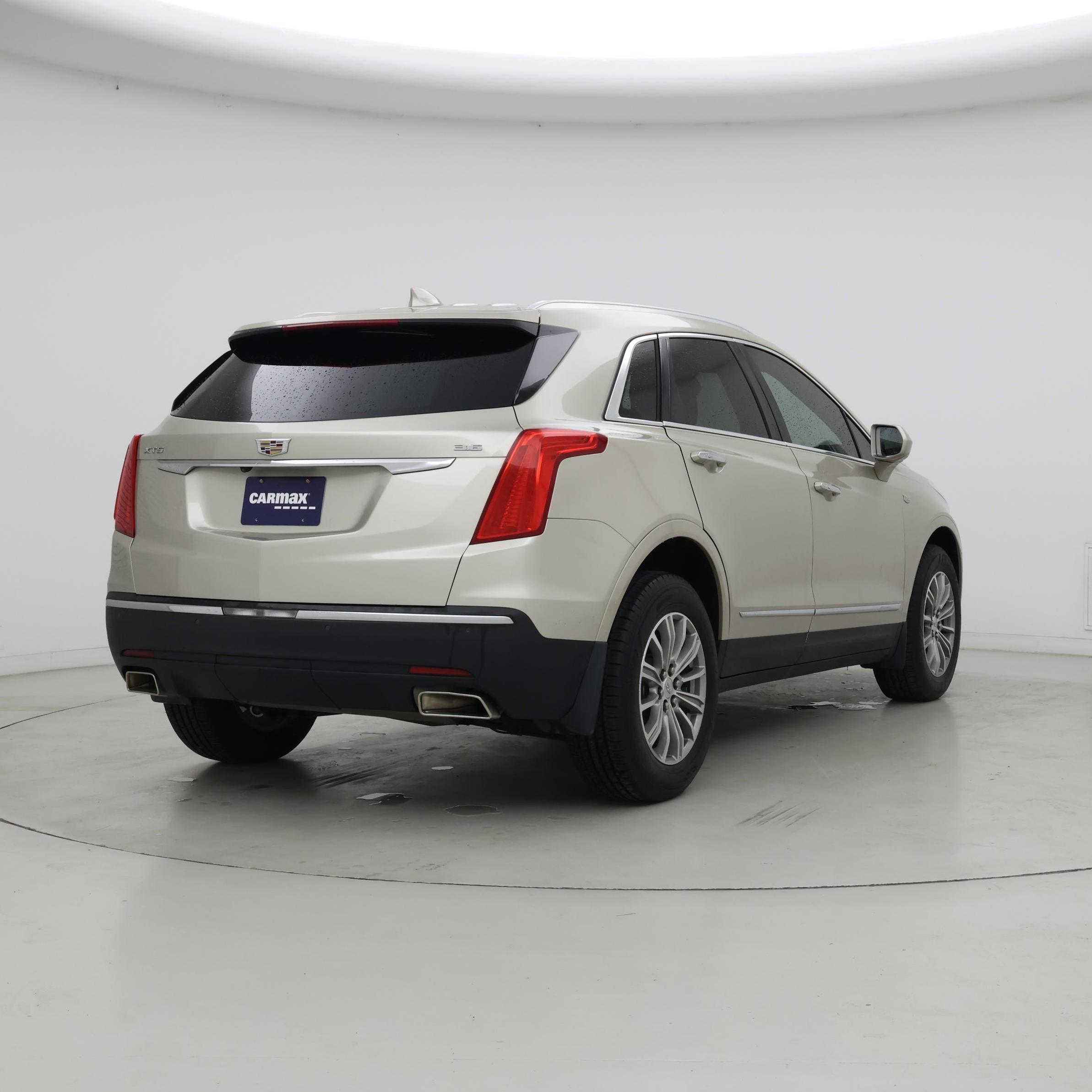 Thumbnail: 2017 Cadillac XT5 - 8