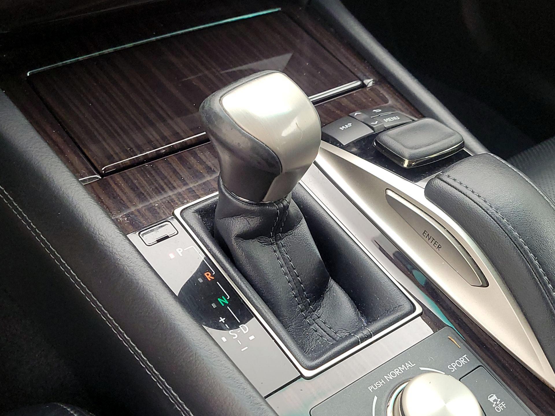 Thumbnail: 2016 Lexus LS - 17