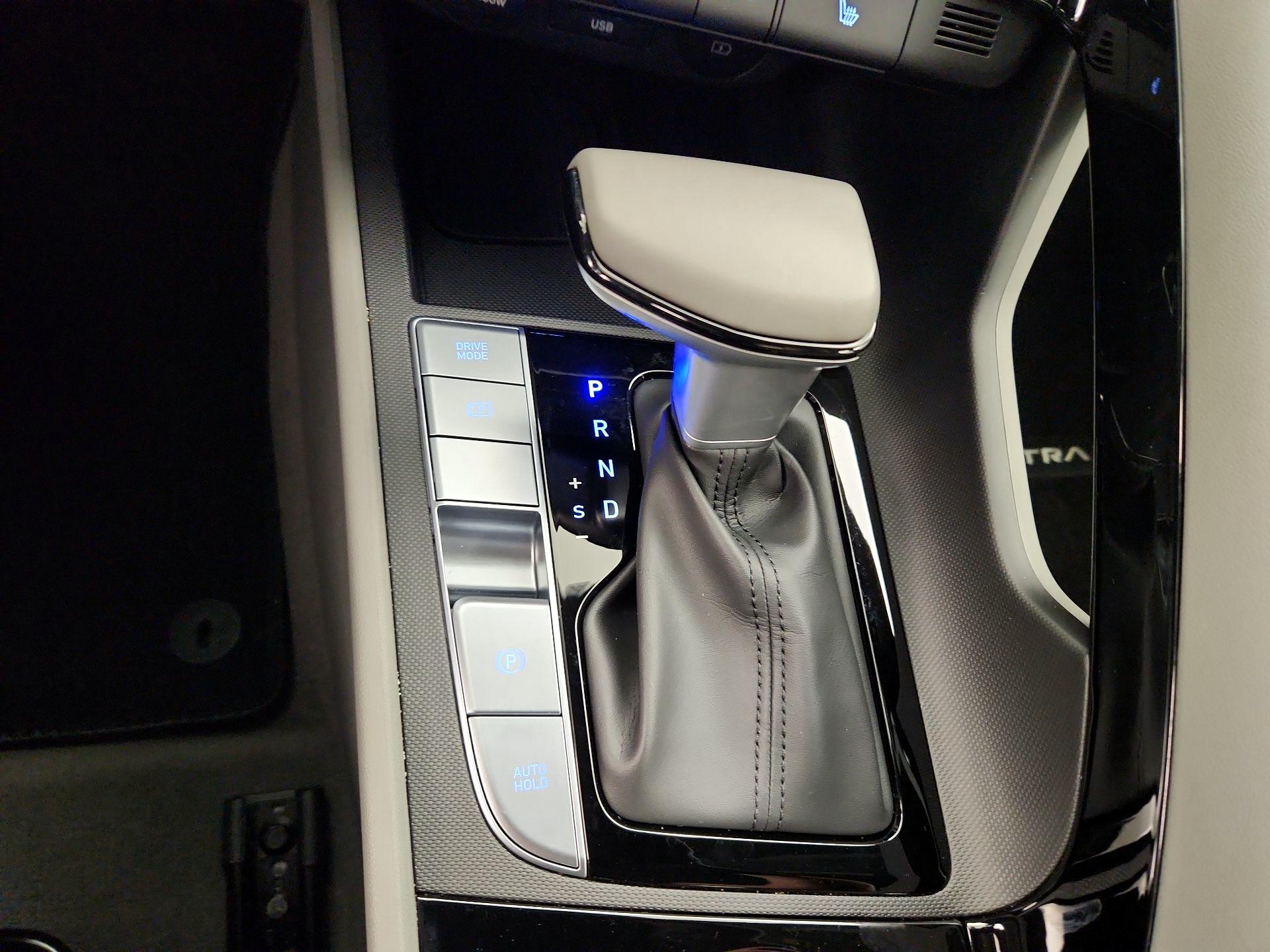 Thumbnail: 2024 Hyundai Elantra - 18