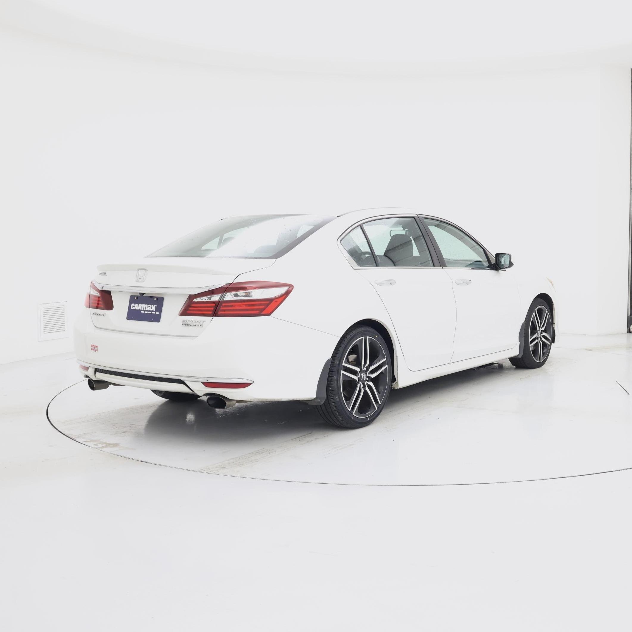 Thumbnail: 2017 Honda Accord - 8