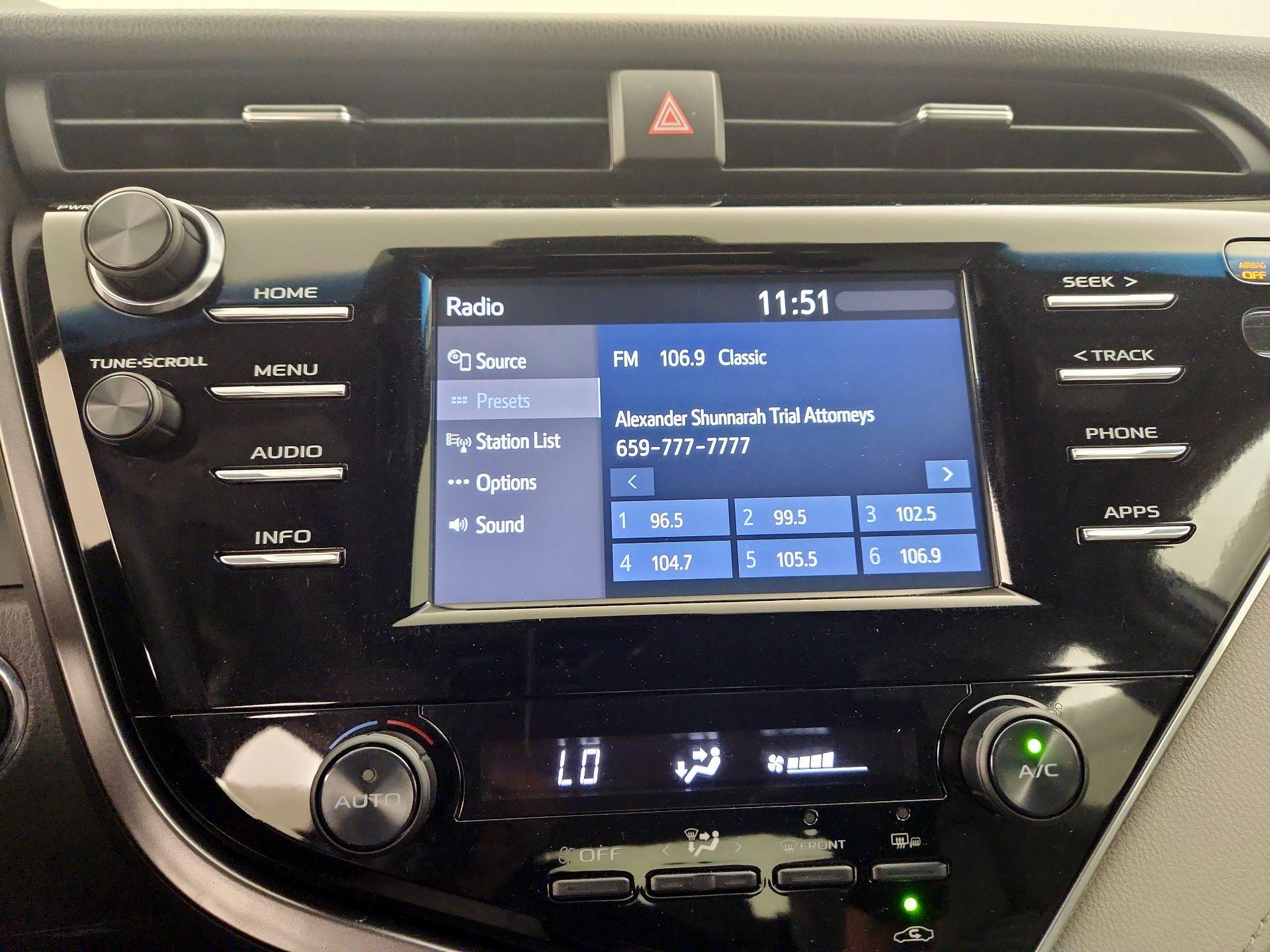 Thumbnail: 2018 Toyota Camry - 15