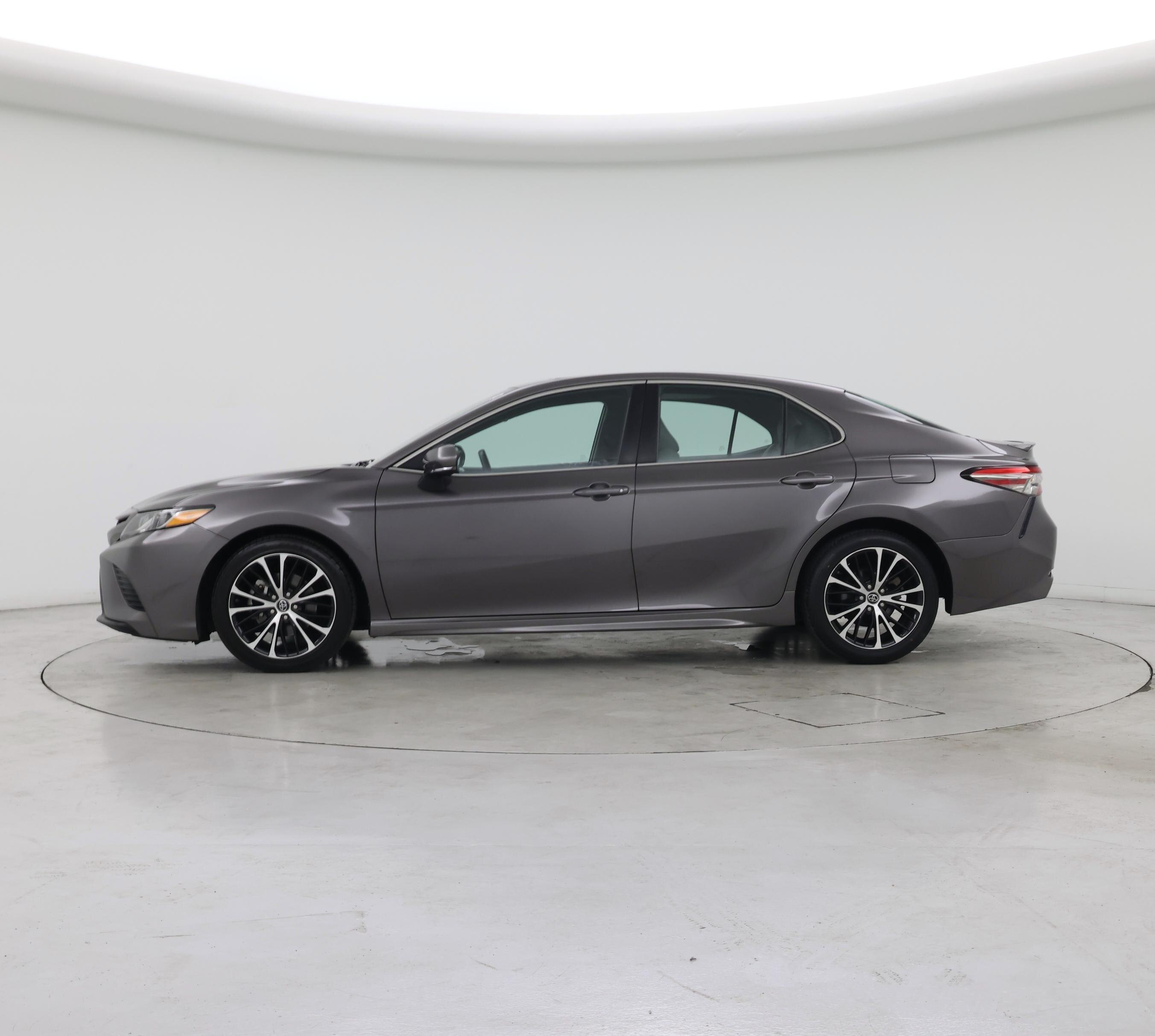 Thumbnail: 2018 Toyota Camry - 3