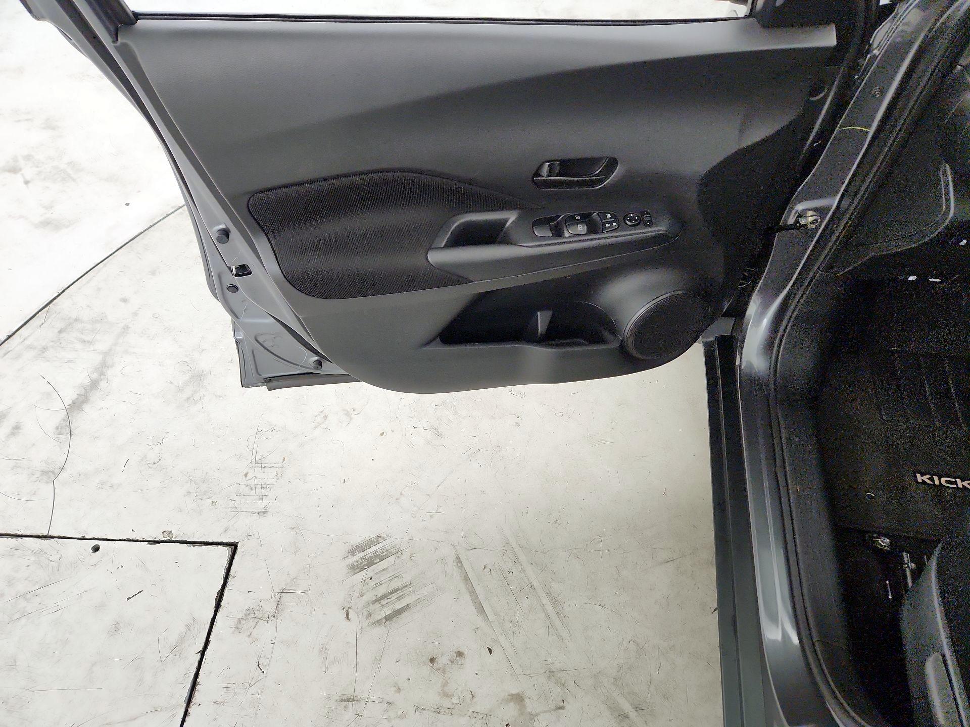 Thumbnail: 2023 Nissan Kicks - 12