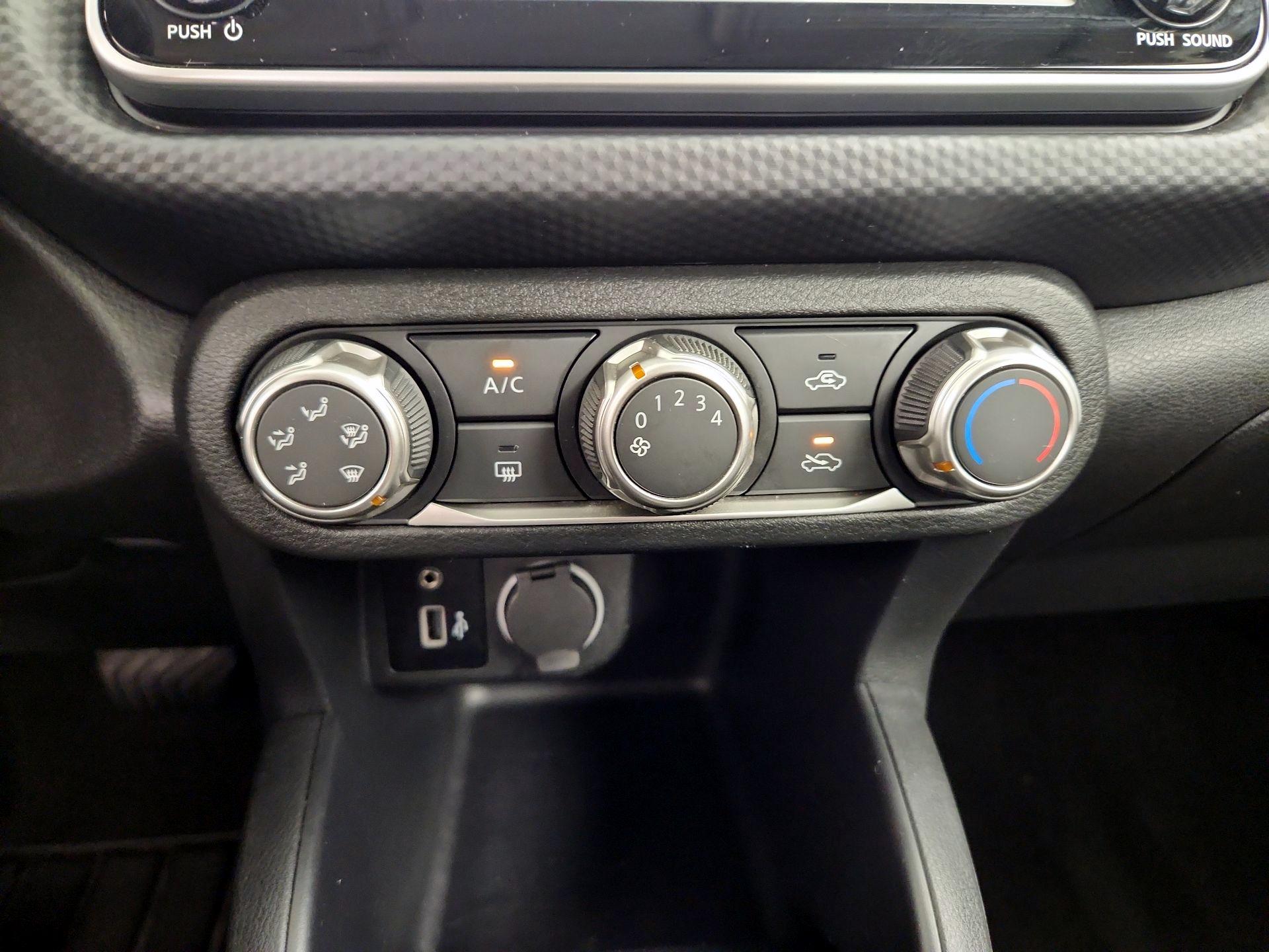 Thumbnail: 2023 Nissan Kicks - 16