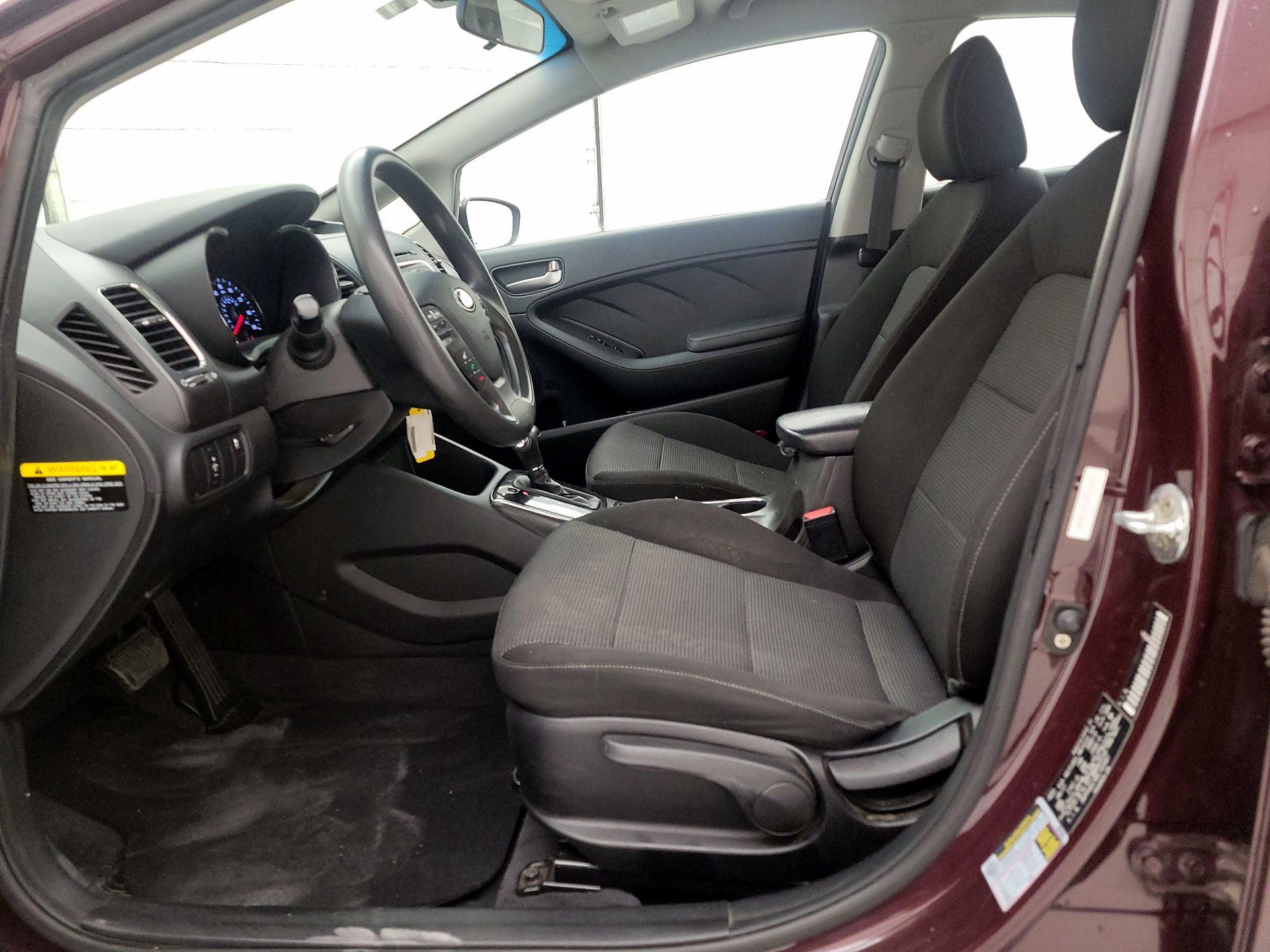 Thumbnail: 2018 Kia Forte - 11