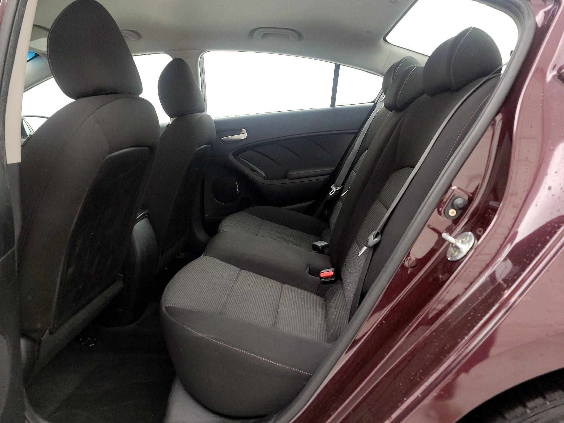Thumbnail: 2018 Kia Forte - 18