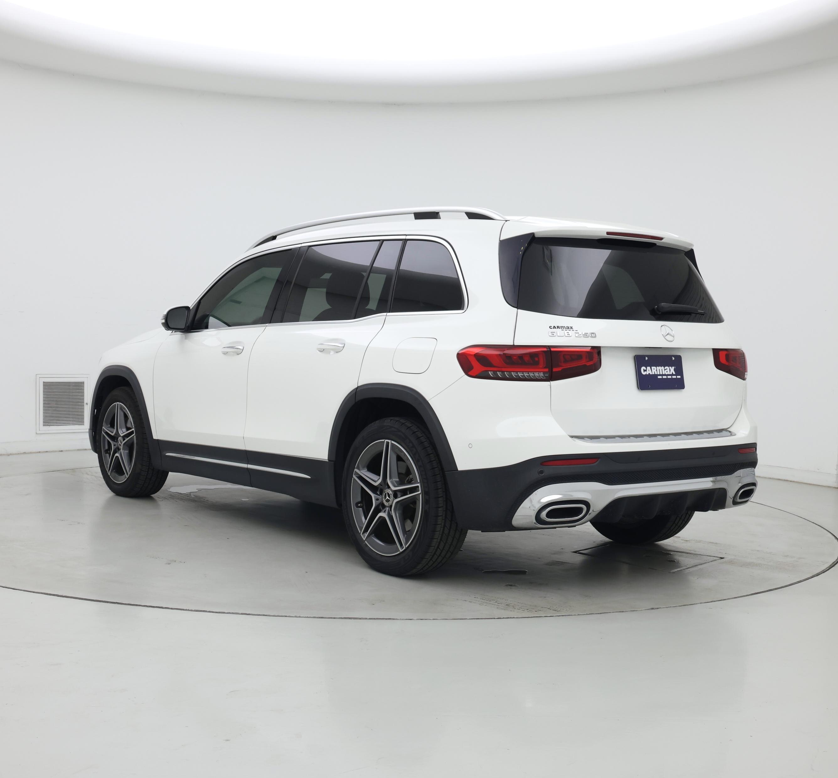 Thumbnail: 2021 Mercedes-Benz GLB - 2