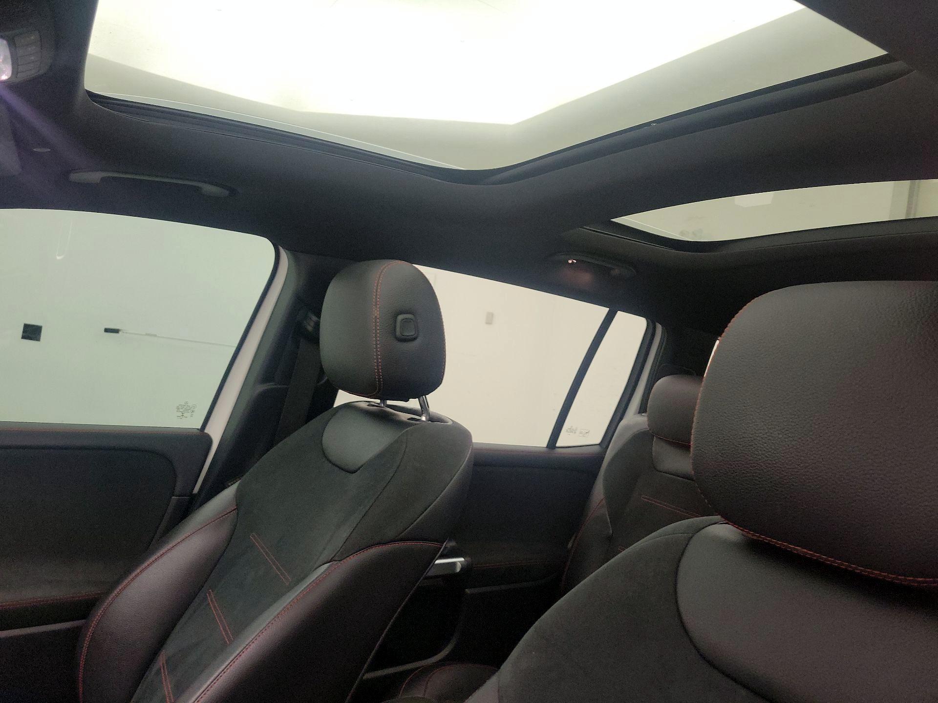 Thumbnail: 2021 Mercedes-Benz GLB - 19