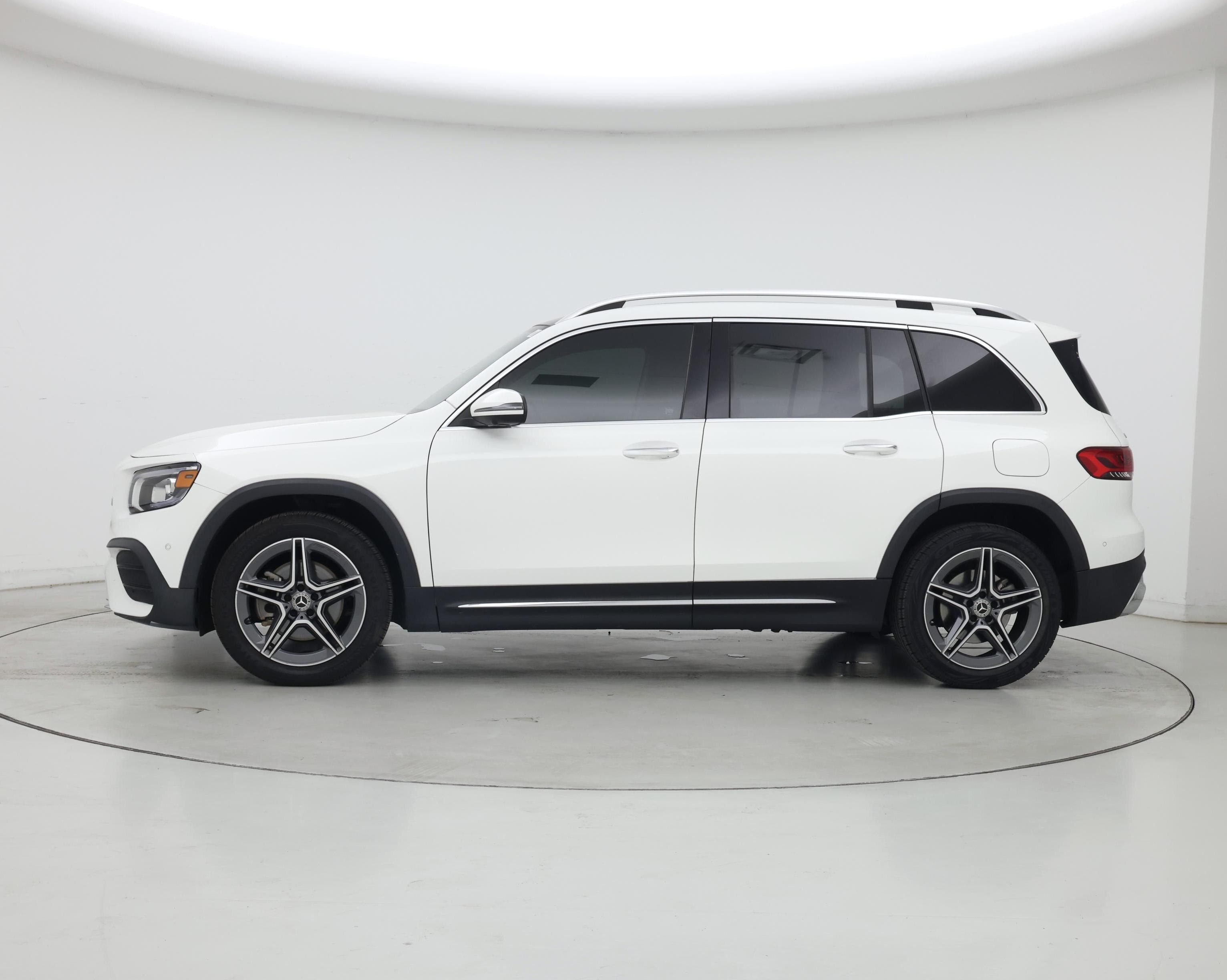 Thumbnail: 2021 Mercedes-Benz GLB - 3