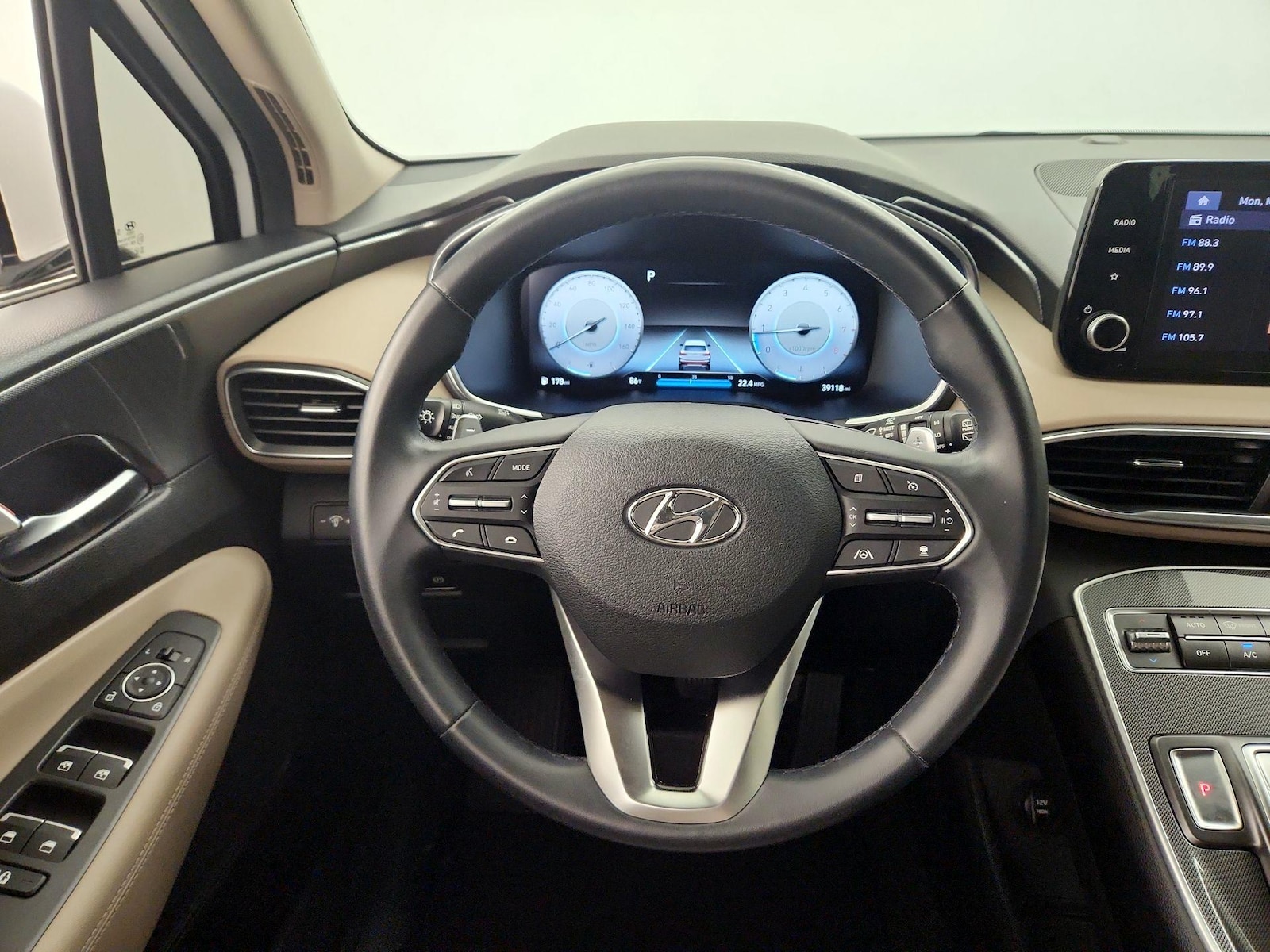 2022 Hyundai Santa Fe SEL - Photo 11