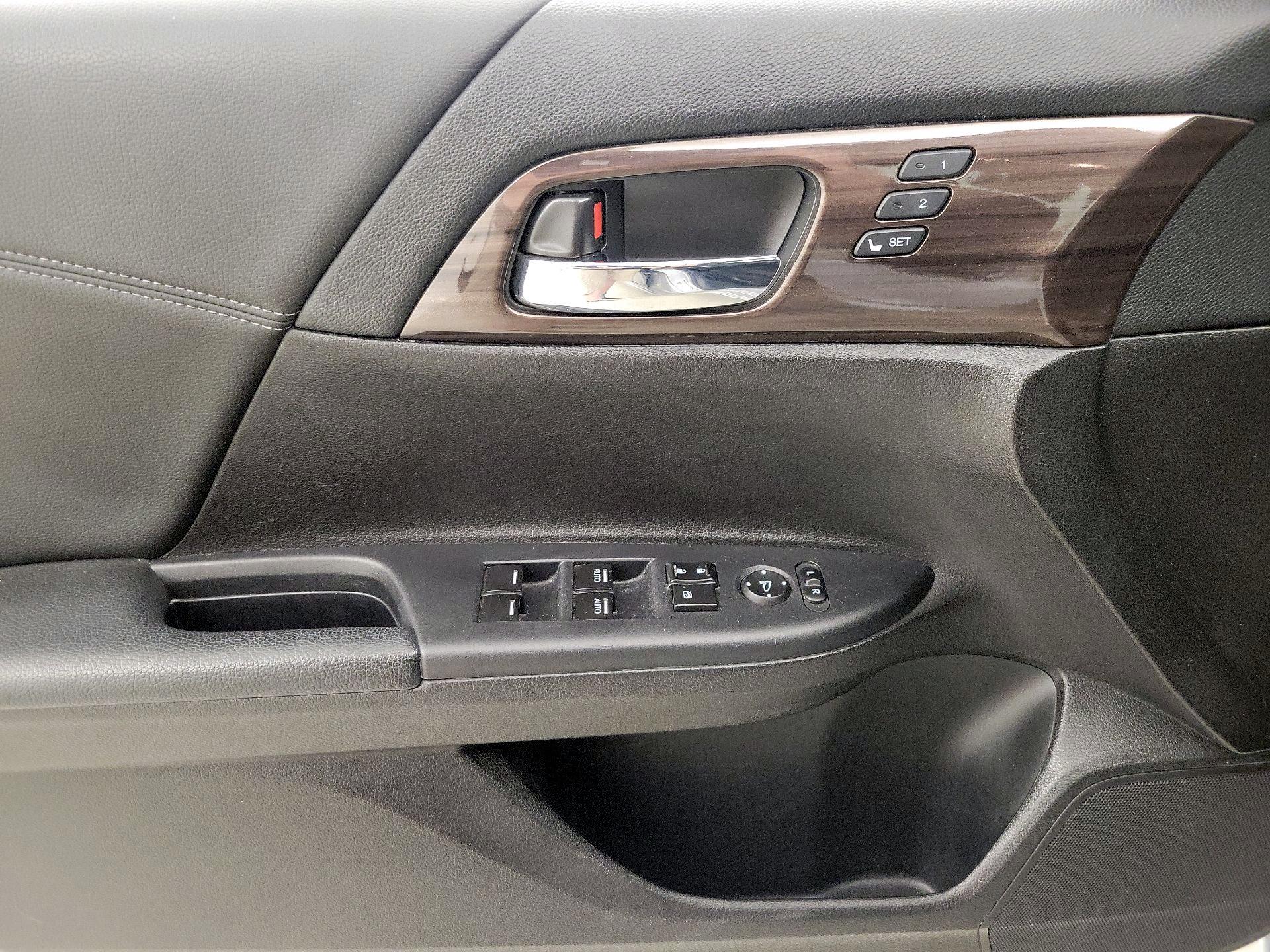Thumbnail: 2016 Honda Accord - 12