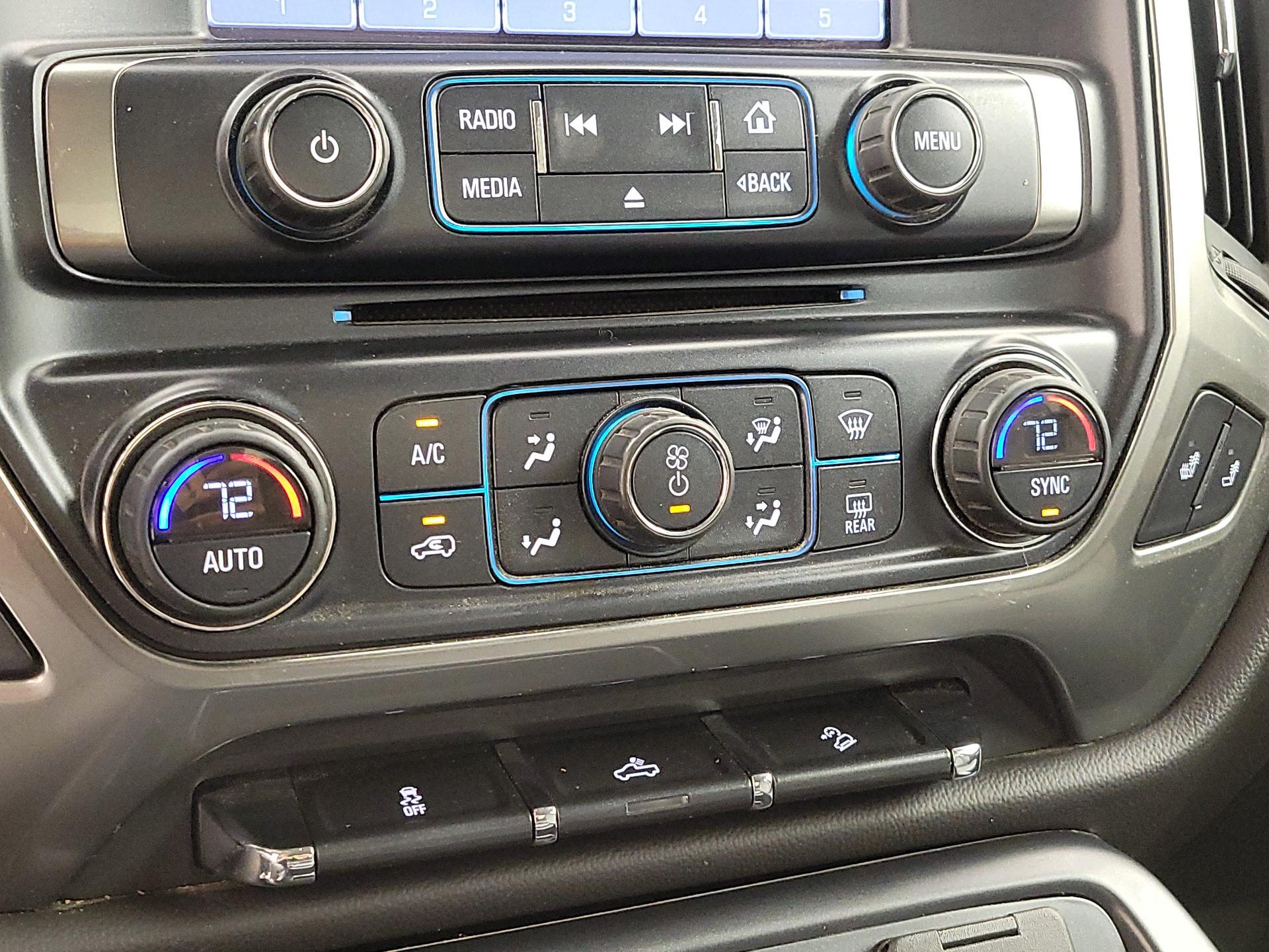 Thumbnail: 2016 Chevrolet Silverado 1500 - 16