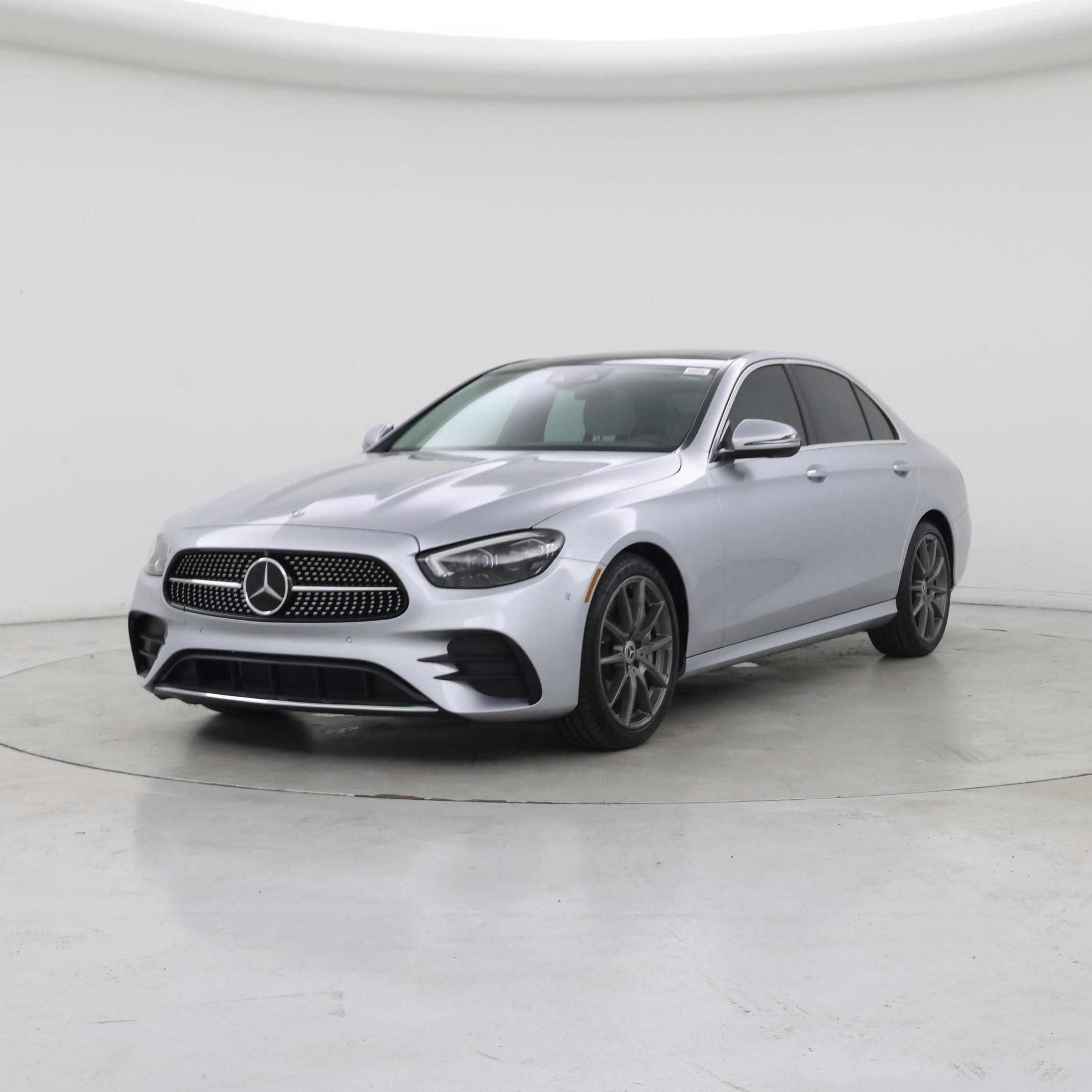 Thumbnail: 2022 Mercedes-Benz E-Class - 4