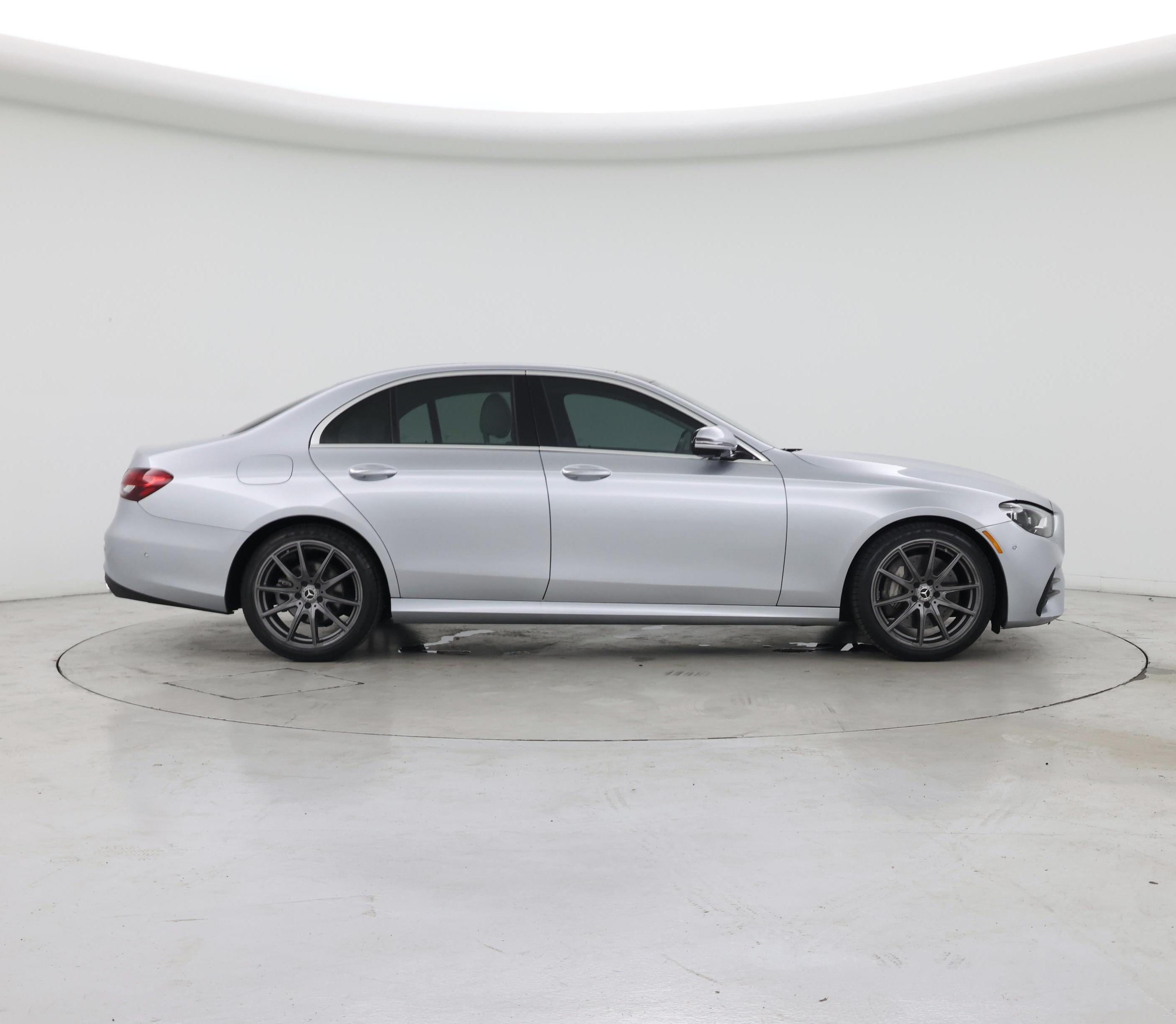 Thumbnail: 2022 Mercedes-Benz E-Class - 7