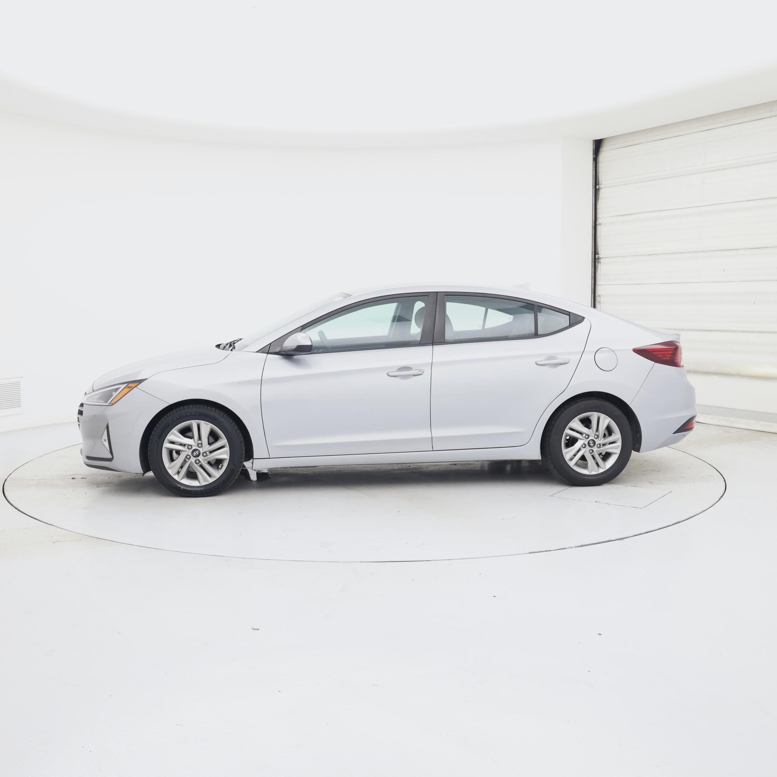 Thumbnail: 2020 Hyundai Elantra - 3