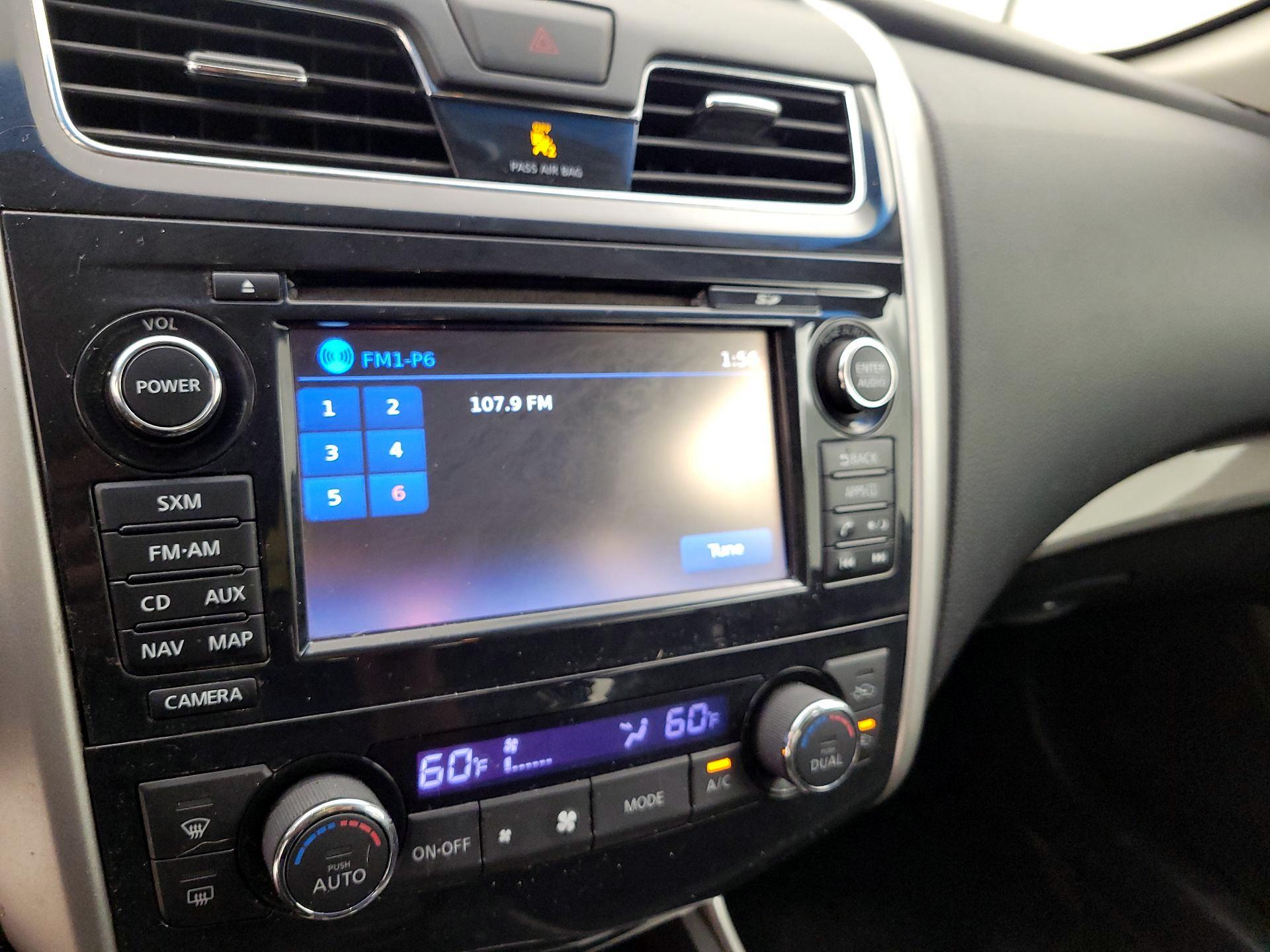 Thumbnail: 2015 Nissan Altima - 13