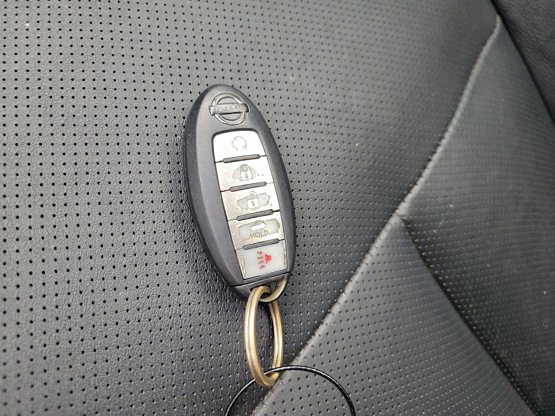 Thumbnail: 2015 Nissan Altima - 18