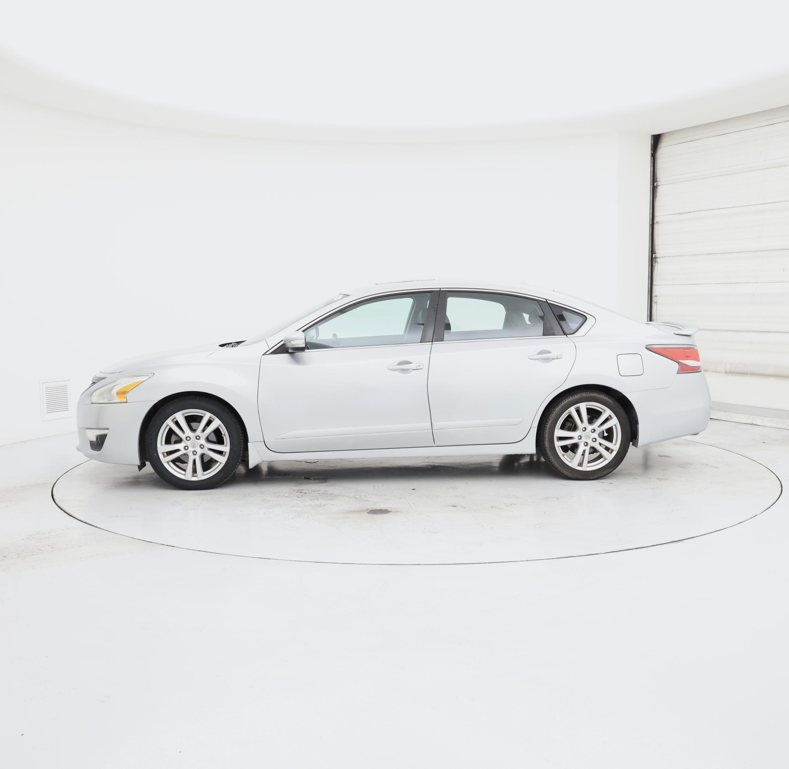 Thumbnail: 2015 Nissan Altima - 3