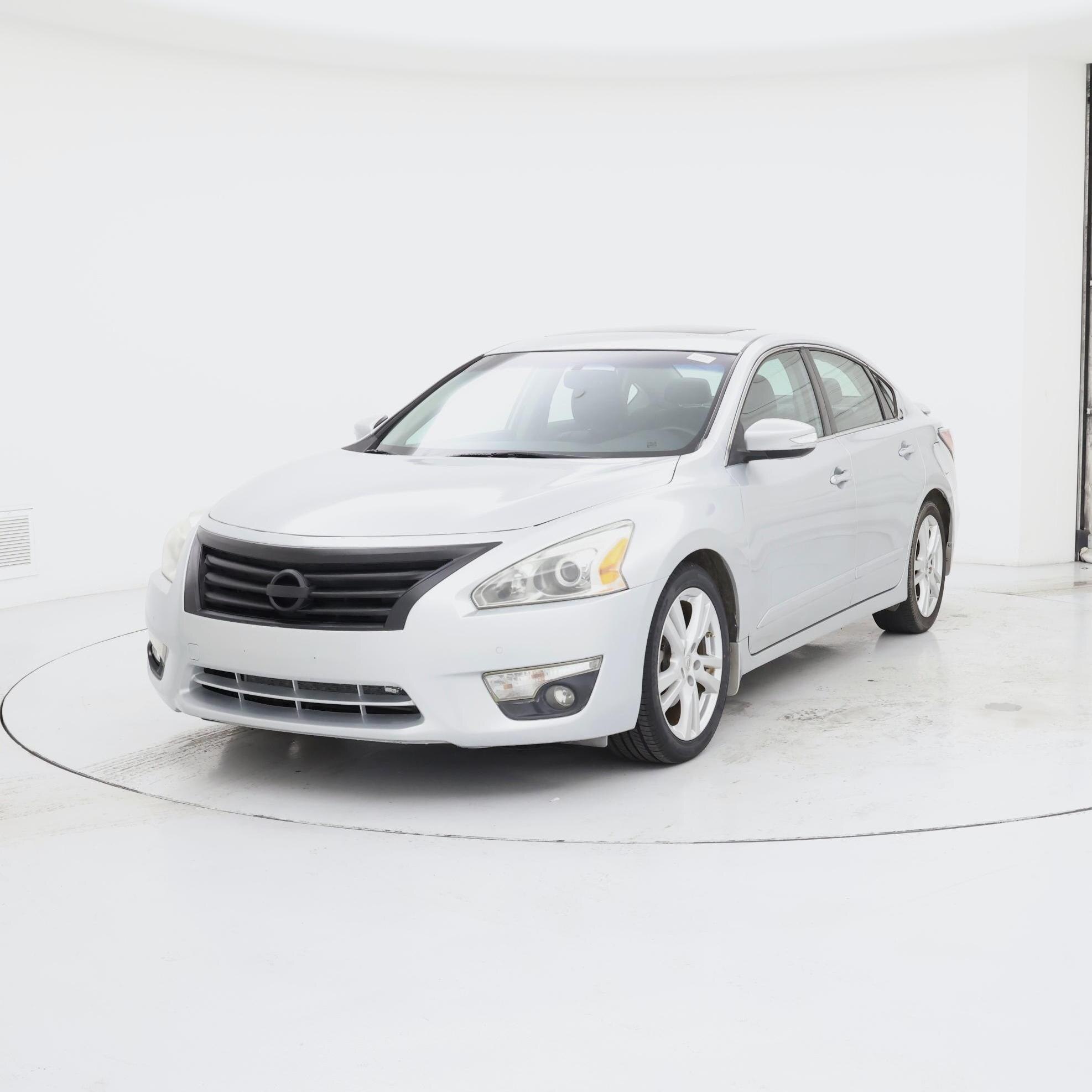 Thumbnail: 2015 Nissan Altima - 4