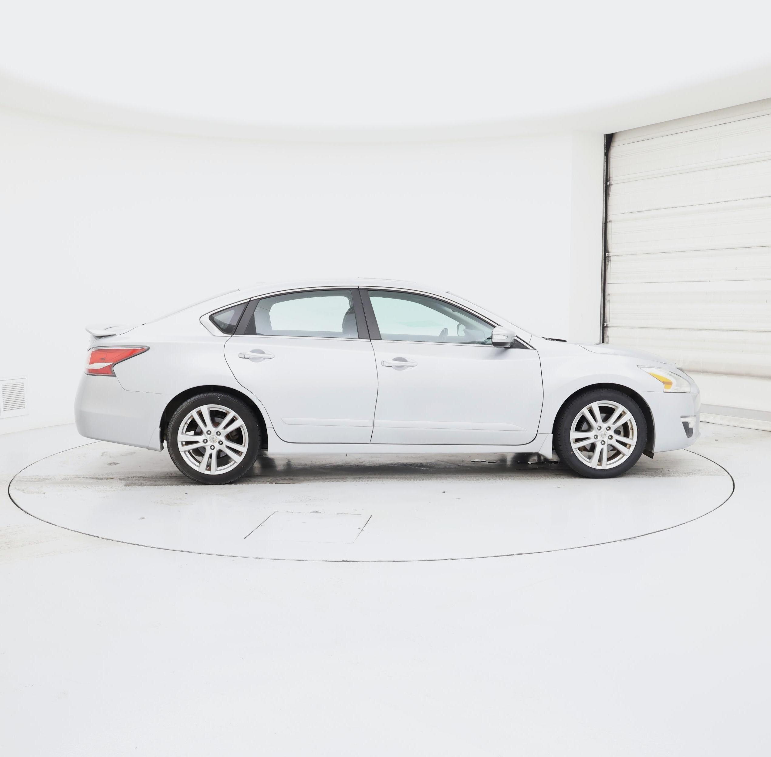 Thumbnail: 2015 Nissan Altima - 7