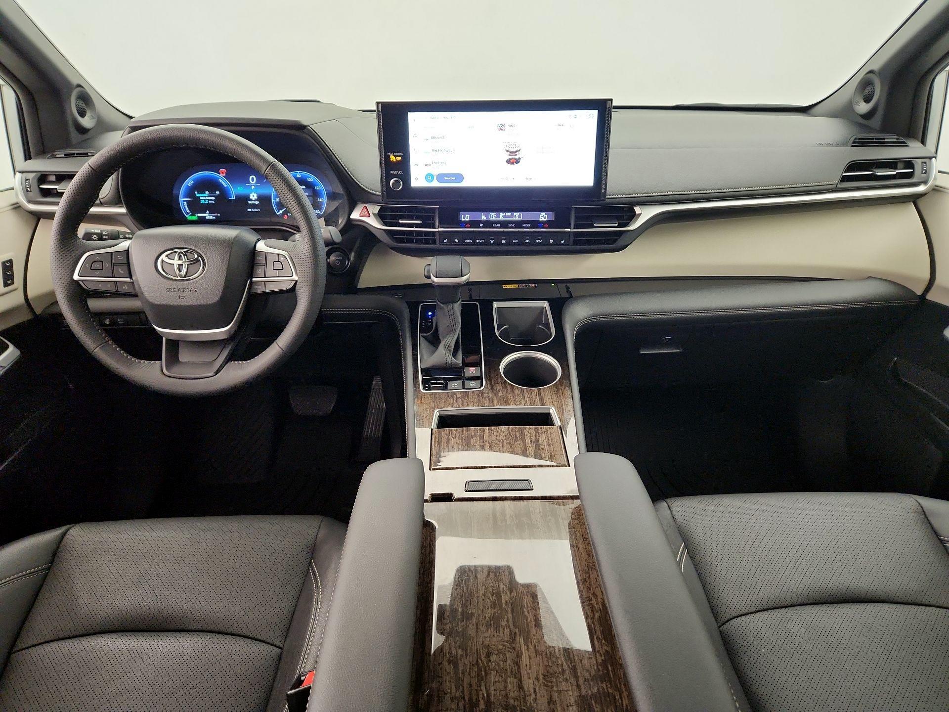 Thumbnail: 2025 Toyota Sienna - 9